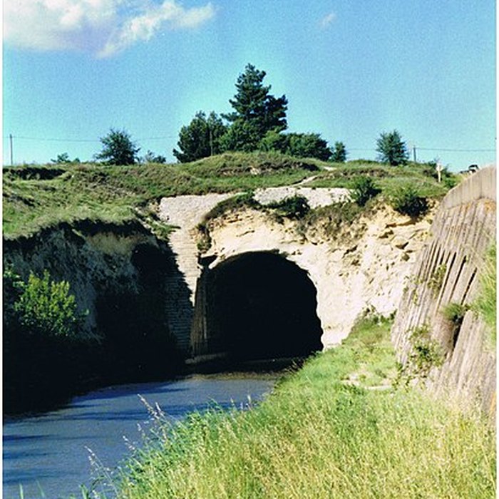 Photo de Tunnel-aqueduc de drainage de létang de Colombiers et Montady
