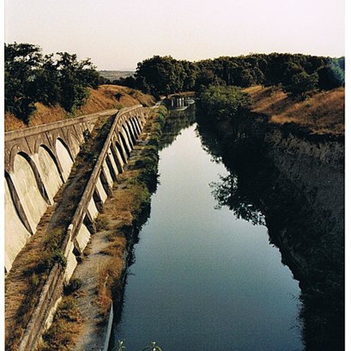 Photo de Tunnel-aqueduc de drainage de létang de Colombiers et Montady