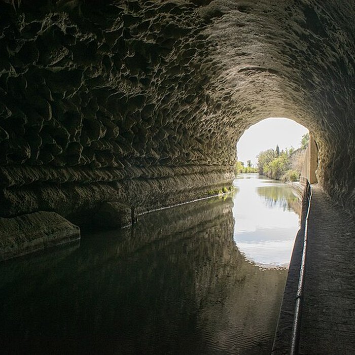 Photo de Tunnel-aqueduc de drainage de létang de Colombiers et Montady