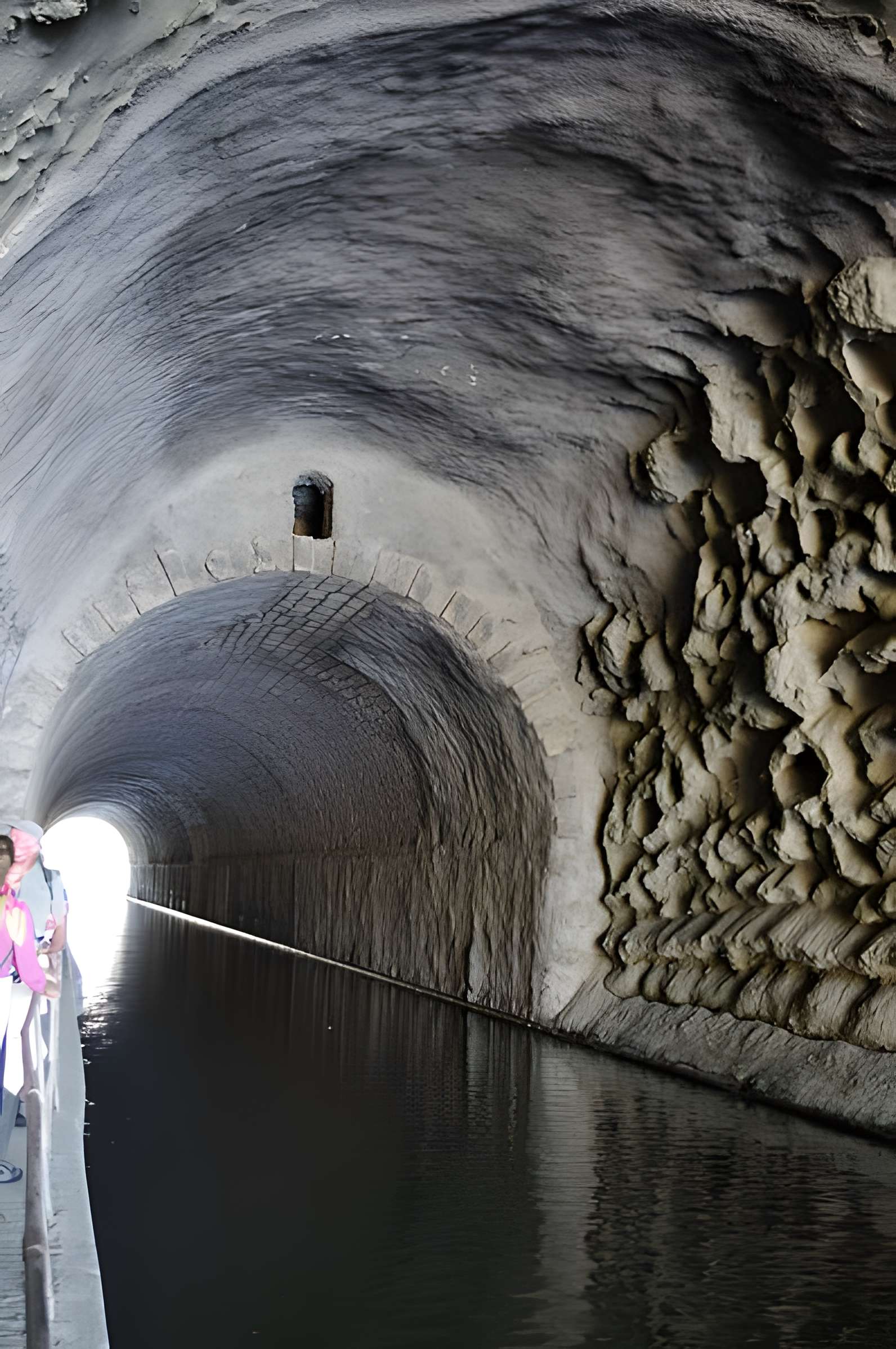 Tunnel-aqueduc de drainage de l'étang de Colombiers et Montady