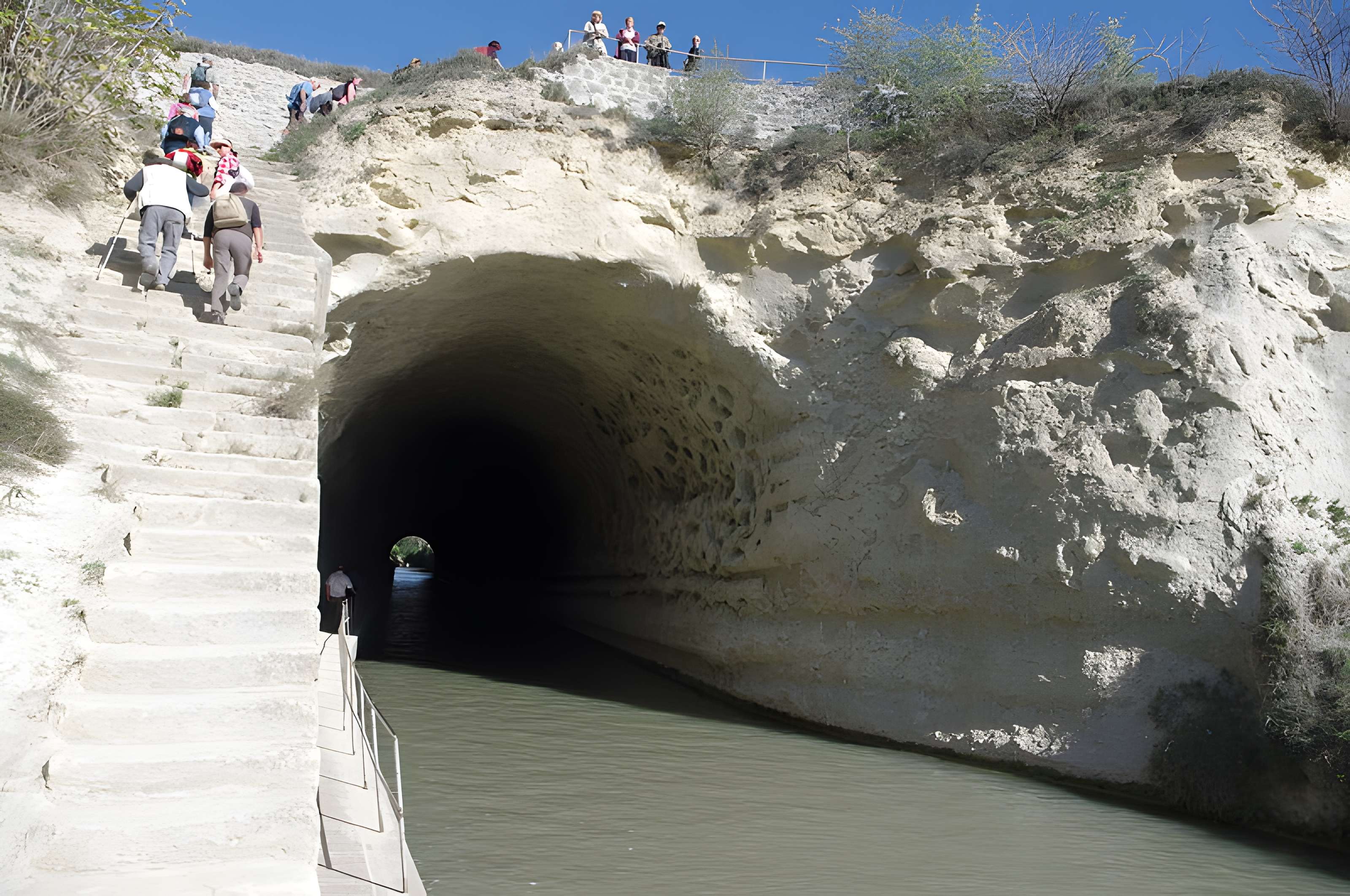 Tunnel-aqueduc de drainage de l'étang de Colombiers et Montady