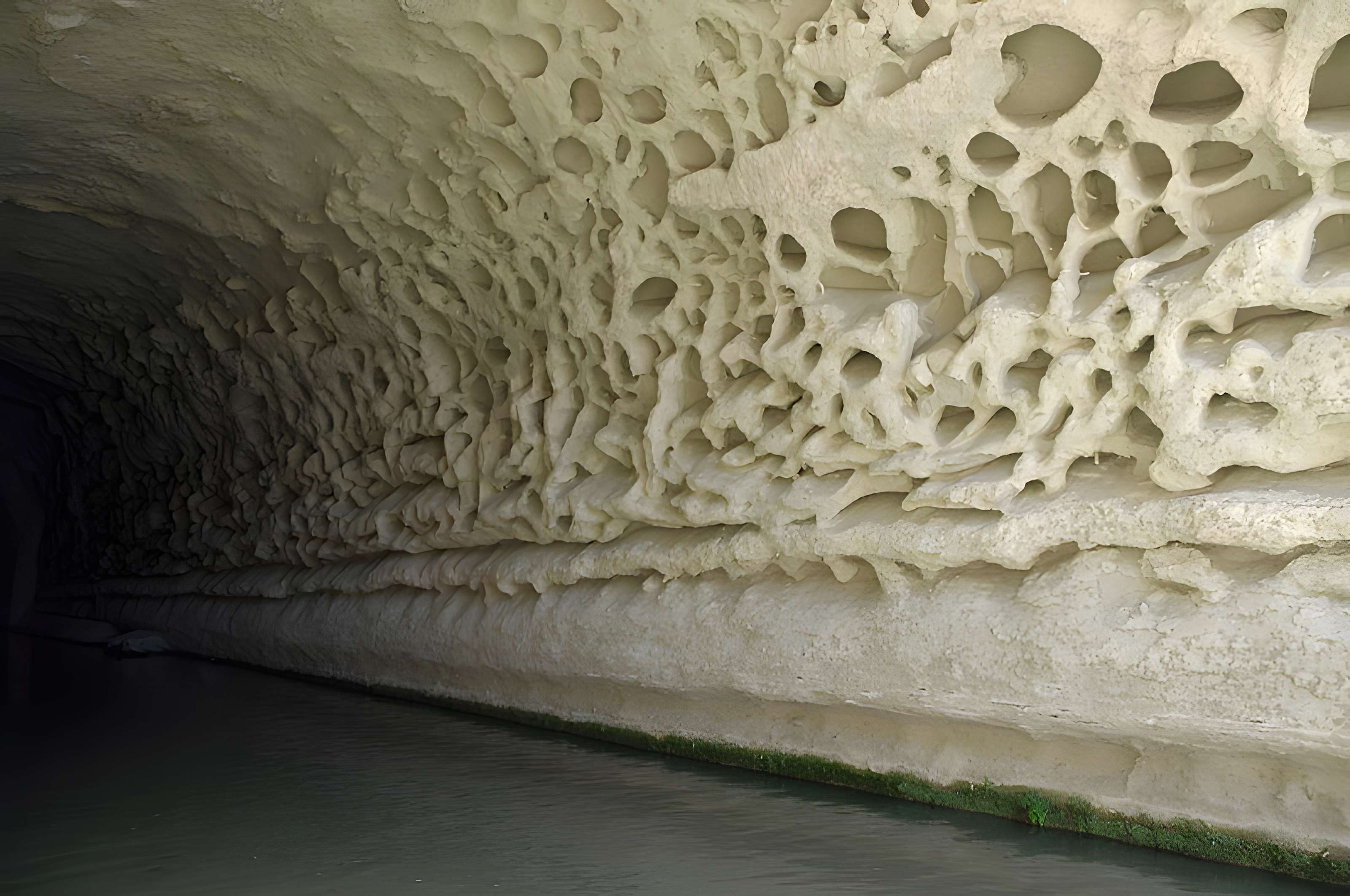 Tunnel-aqueduc de drainage de l'étang de Colombiers et Montady