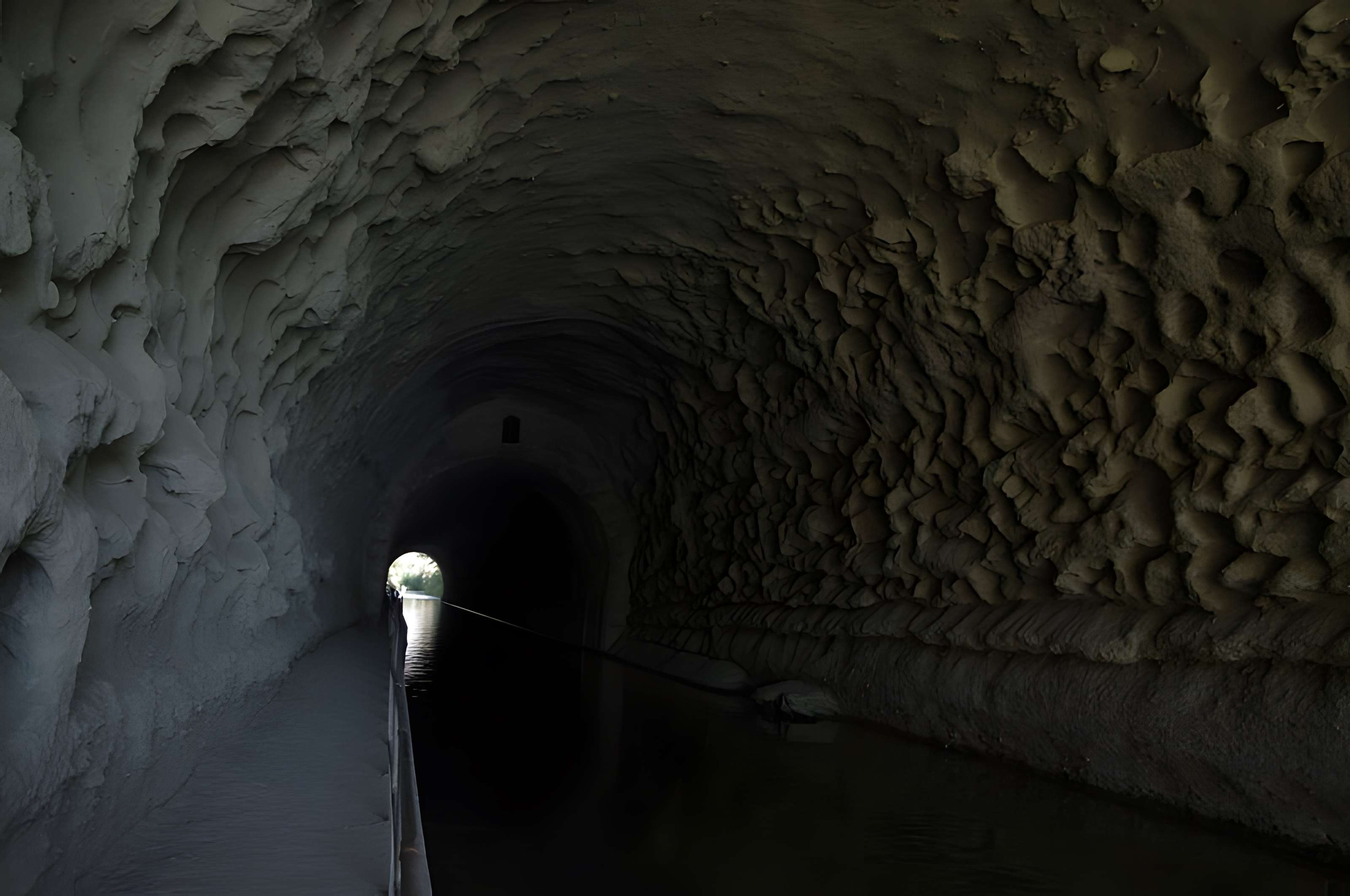 Tunnel-aqueduc de drainage de l'étang de Colombiers et Montady