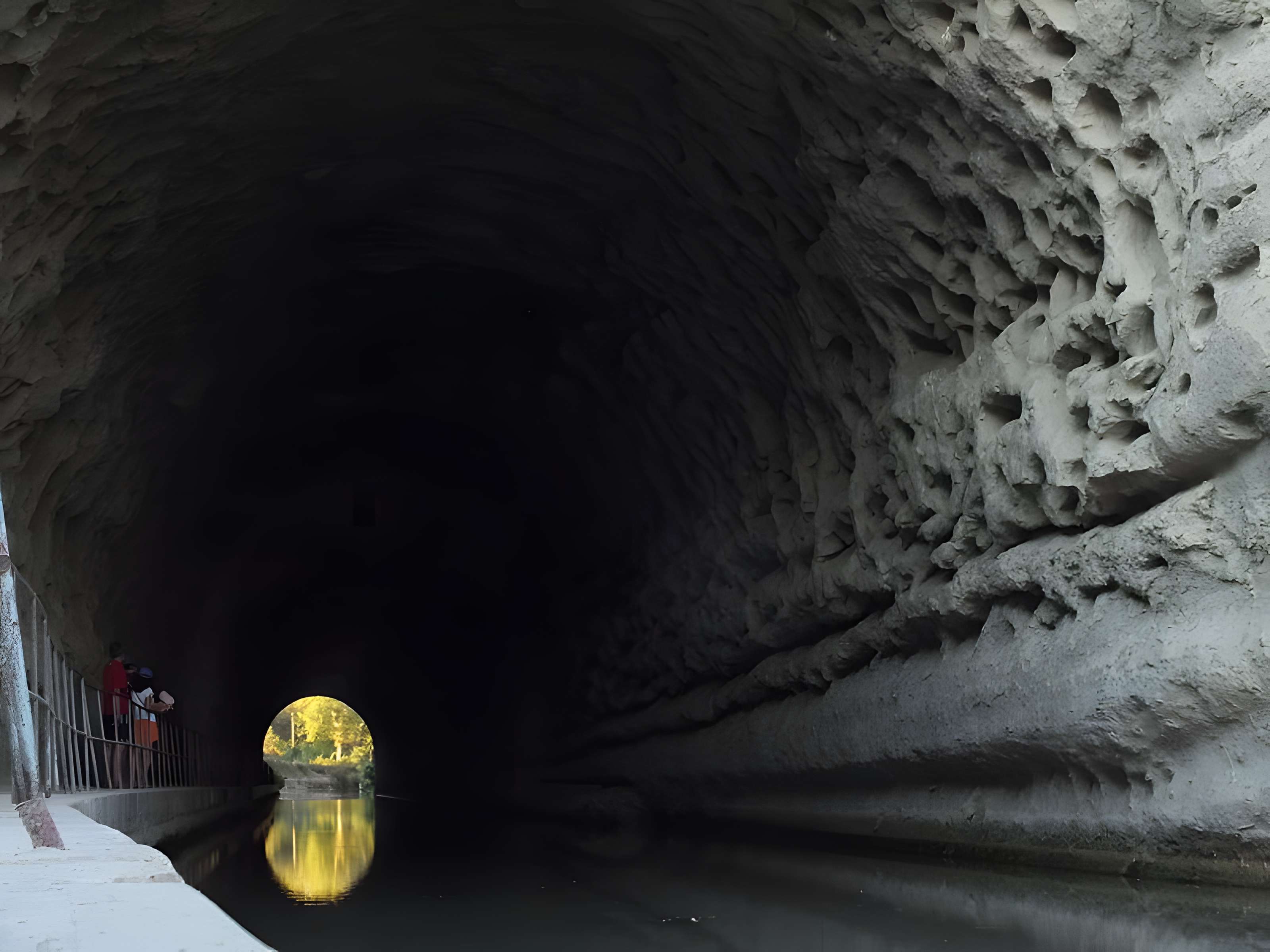 Tunnel-aqueduc de drainage de l'étang de Colombiers et Montady