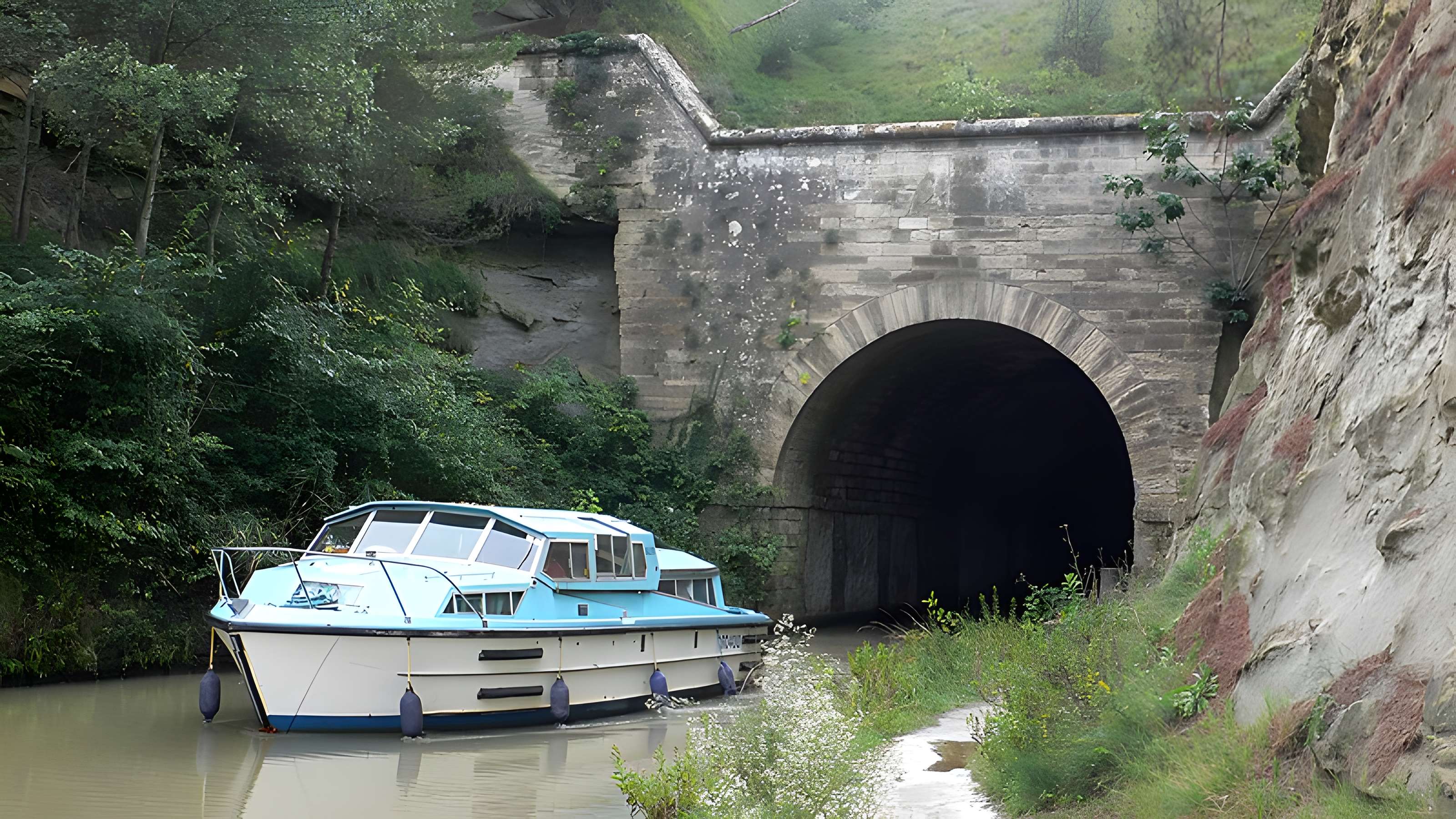 Tunnel-aqueduc de drainage de l'étang de Colombiers et Montady