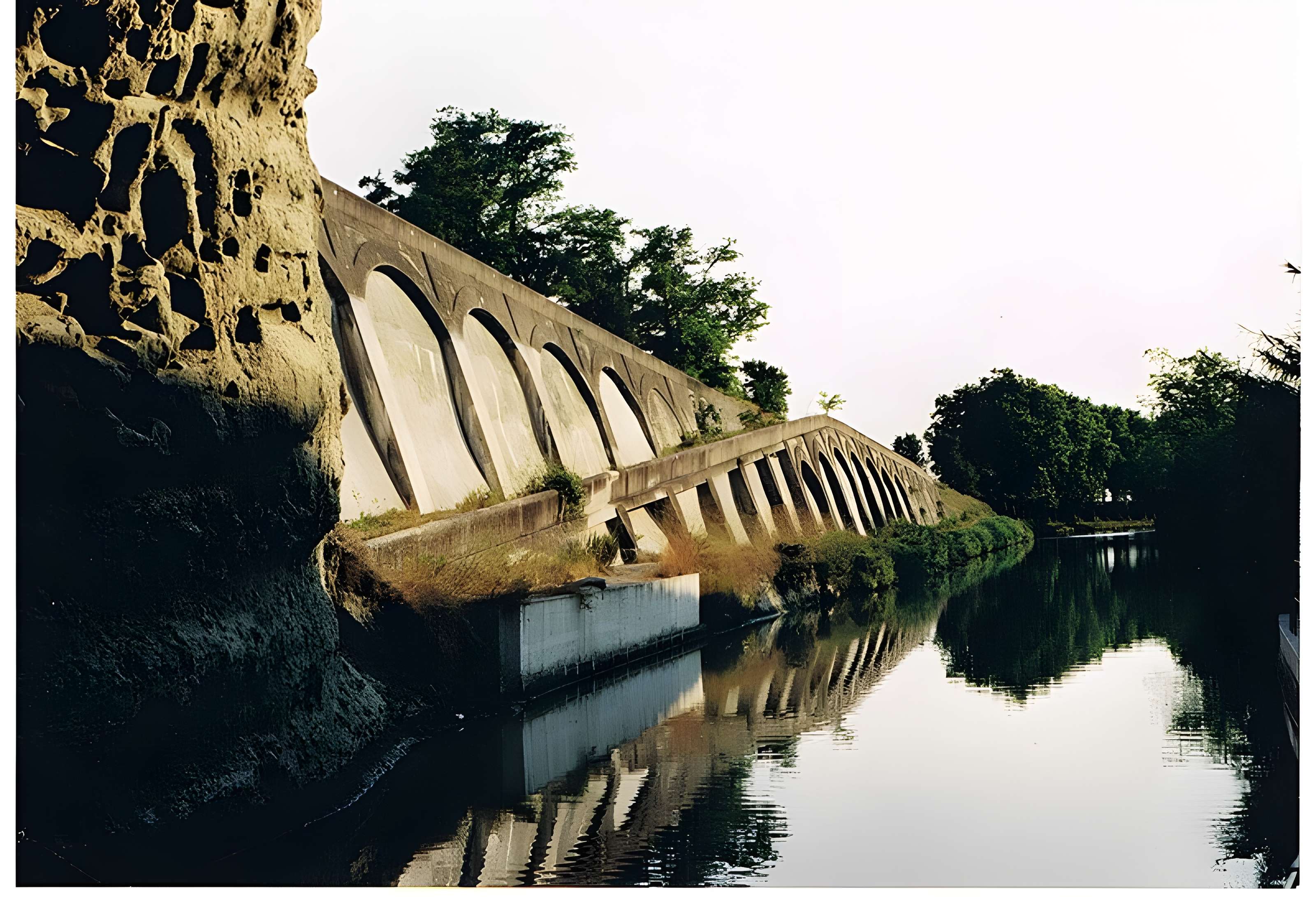 Tunnel-aqueduc de drainage de l'étang de Colombiers et Montady