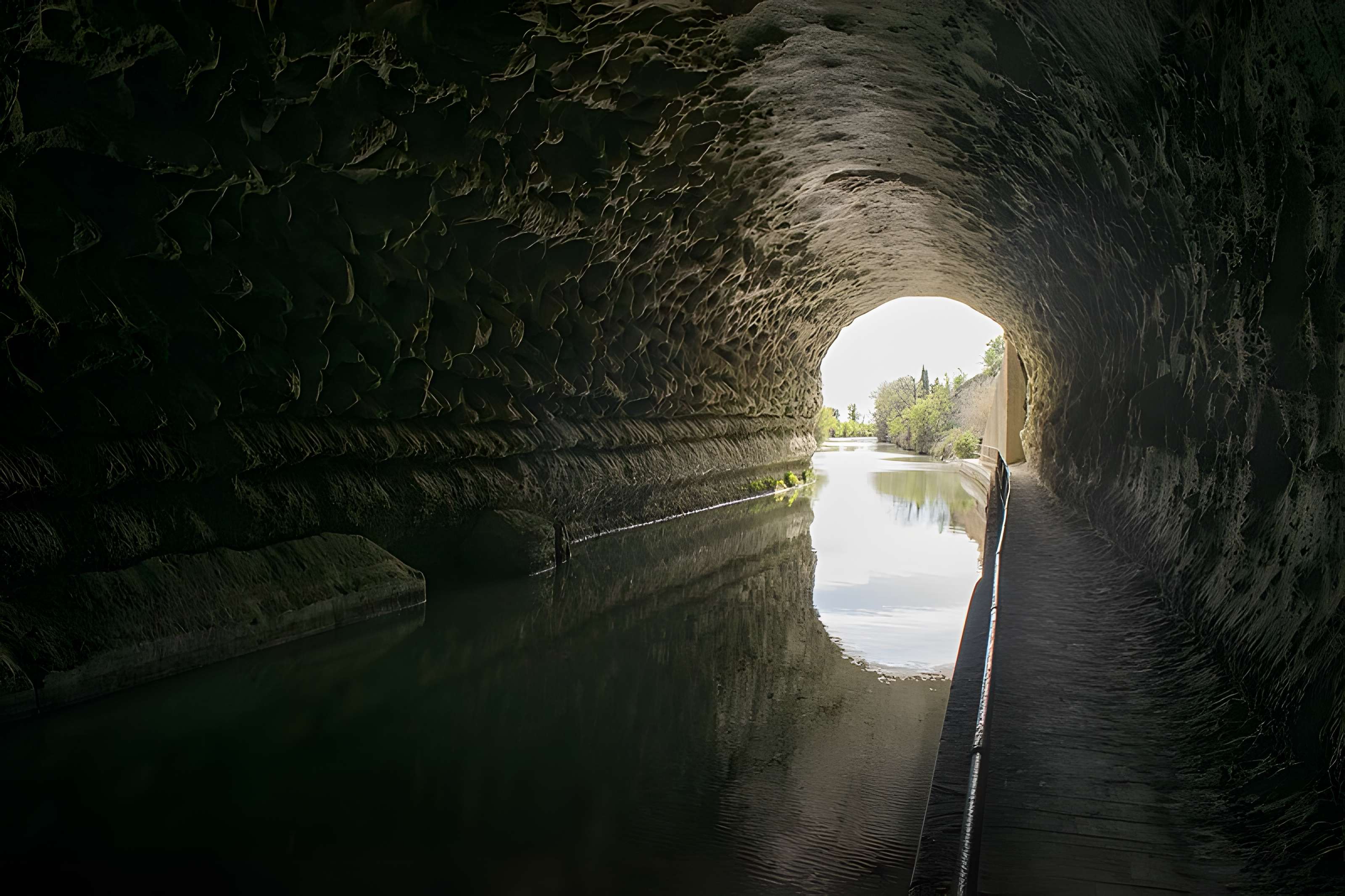 Tunnel-aqueduc de drainage de l'étang de Colombiers et Montady