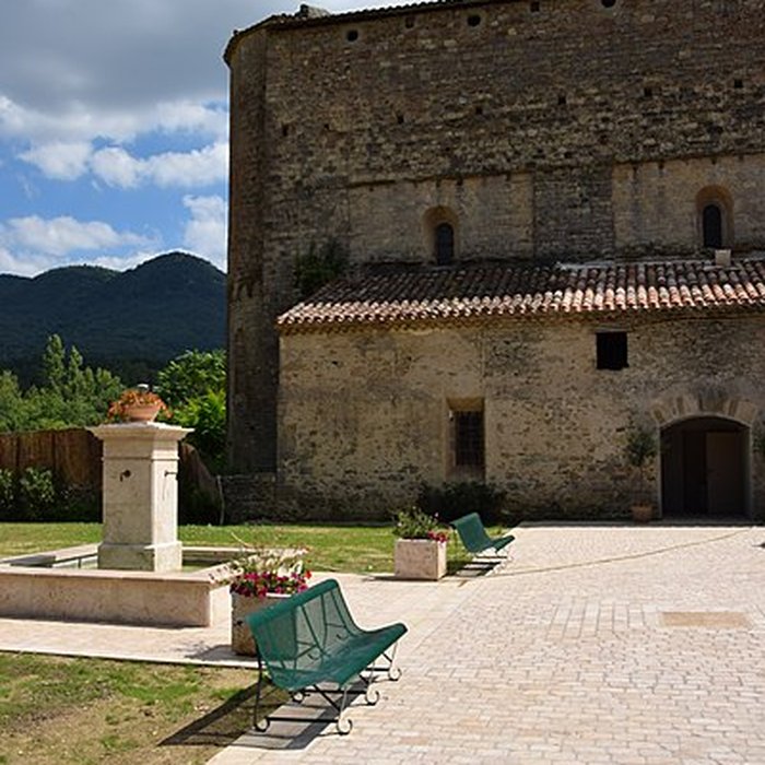 Photo de Vestiges de labbaye de Saint-Polycarpe