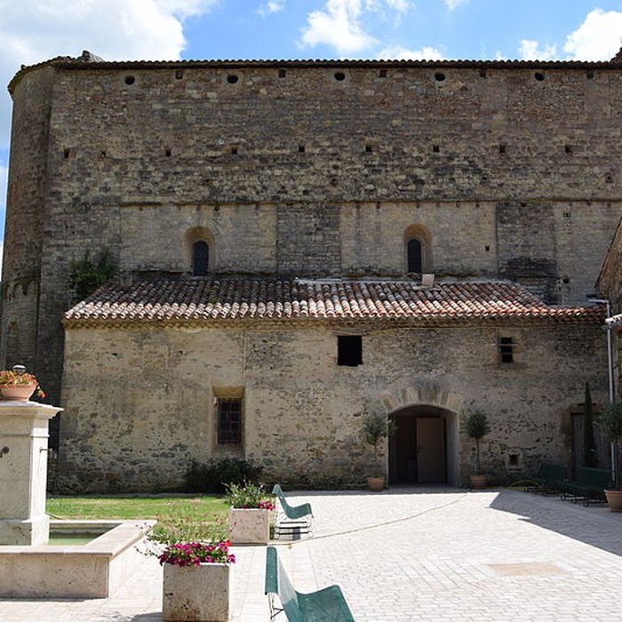 Photo de Vestiges de labbaye de Saint-Polycarpe