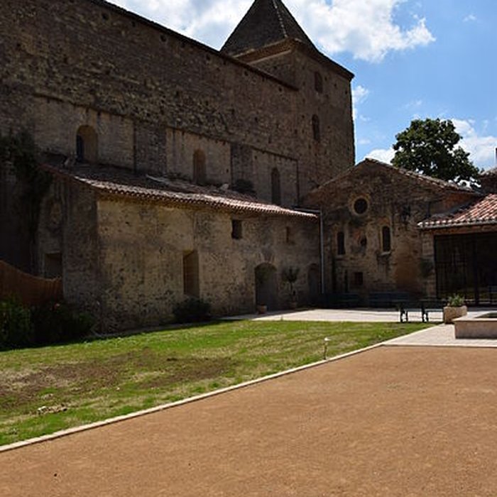 Photo de Vestiges de labbaye de Saint-Polycarpe