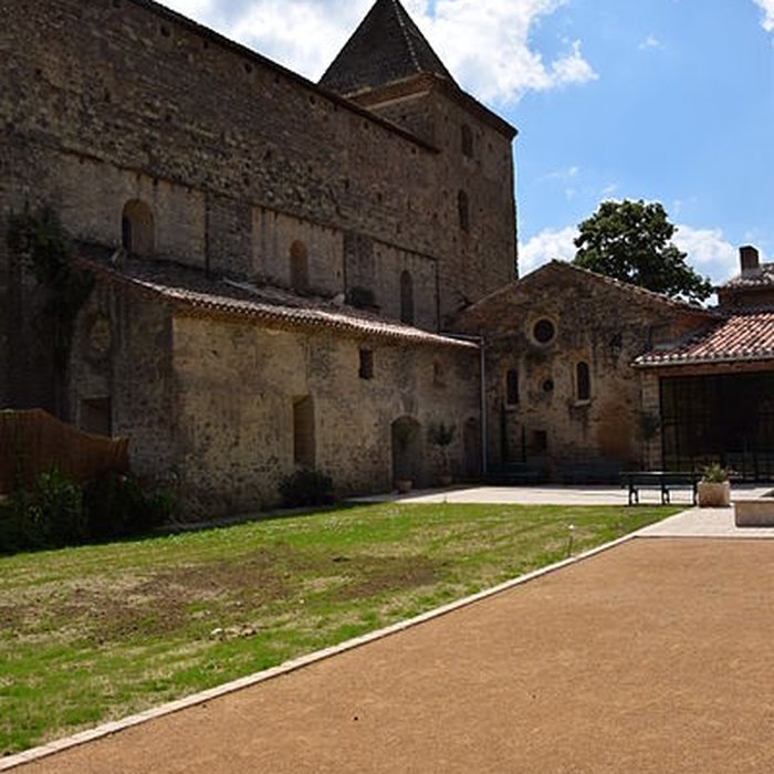 Photo de Vestiges de labbaye de Saint-Polycarpe