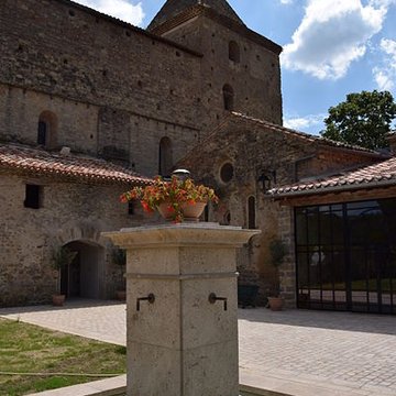 Vestiges de labbaye de Saint-Polycarpe
