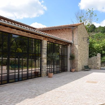 Vestiges de labbaye de Saint-Polycarpe