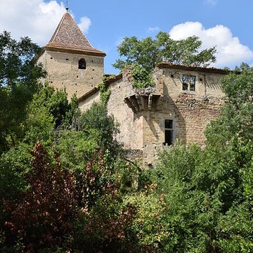 Vestiges de labbaye de Saint-Polycarpe