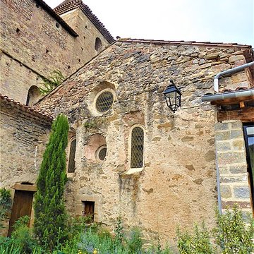 Vestiges de labbaye de Saint-Polycarpe