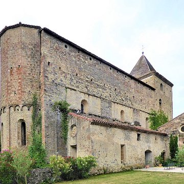 Vestiges de labbaye de Saint-Polycarpe