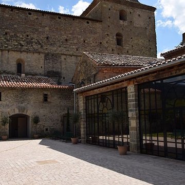 Vestiges de labbaye de Saint-Polycarpe