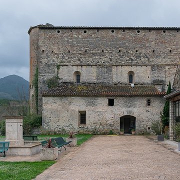 Vestiges de labbaye de Saint-Polycarpe