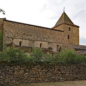 Vestiges de labbaye de Saint-Polycarpe