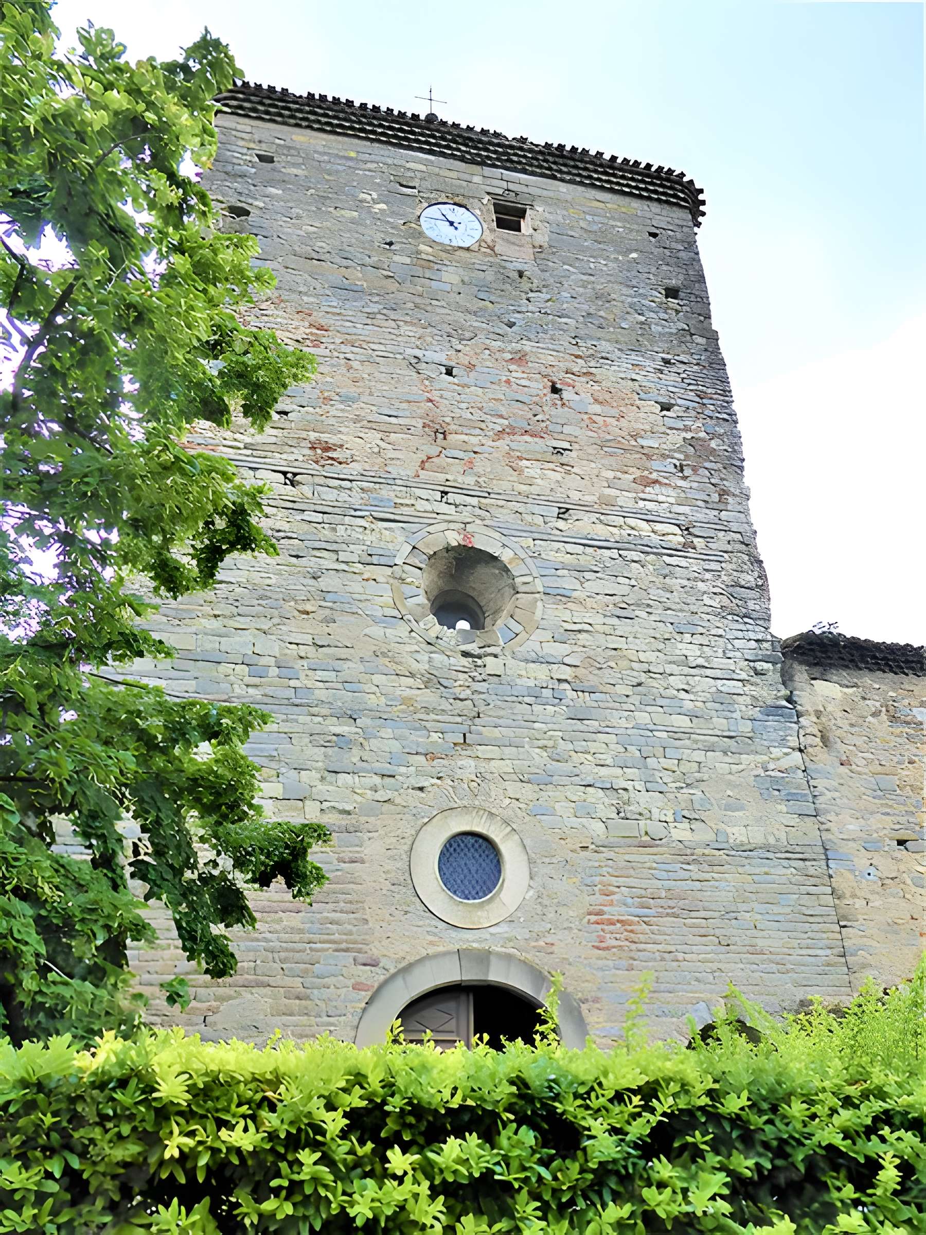 Vestiges de l'abbaye de Saint-Polycarpe