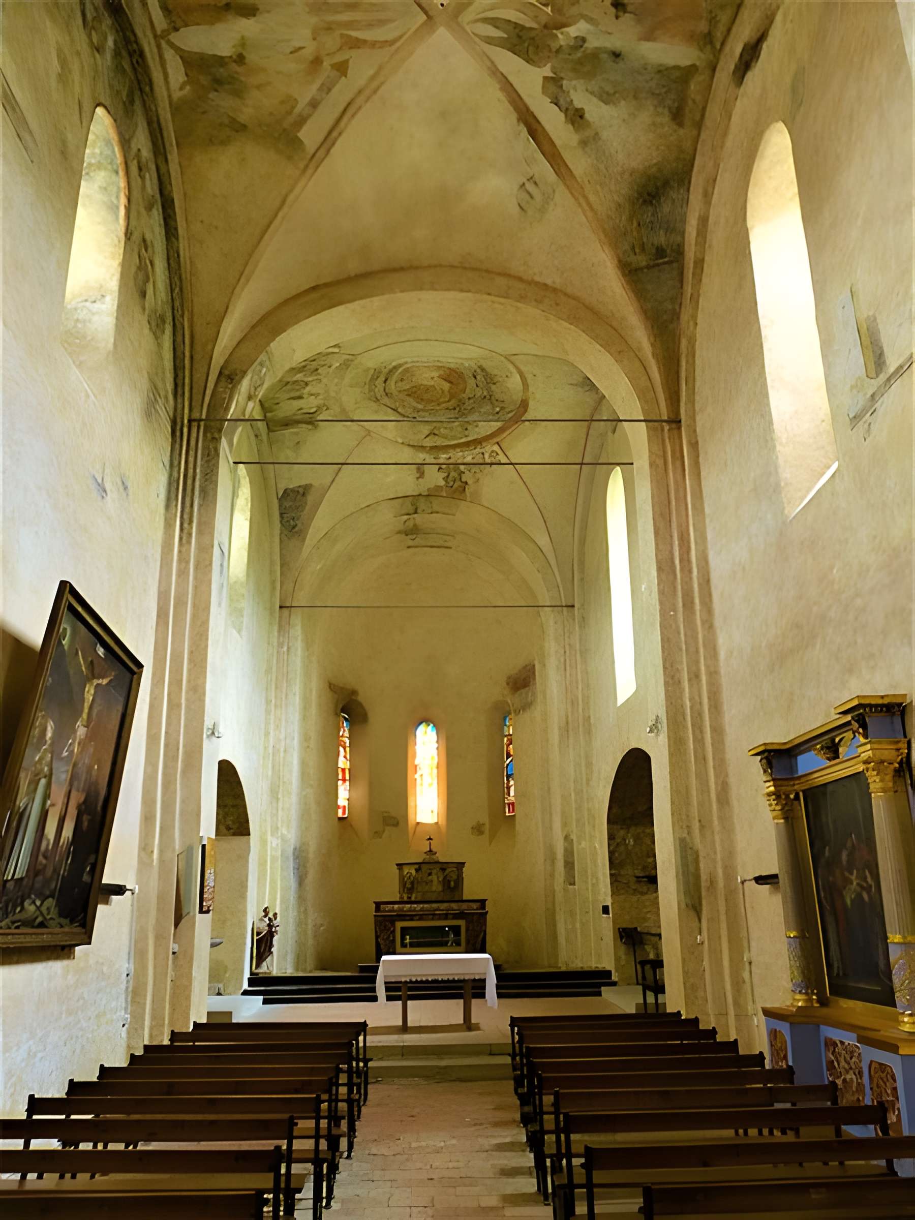 Vestiges de l'abbaye de Saint-Polycarpe