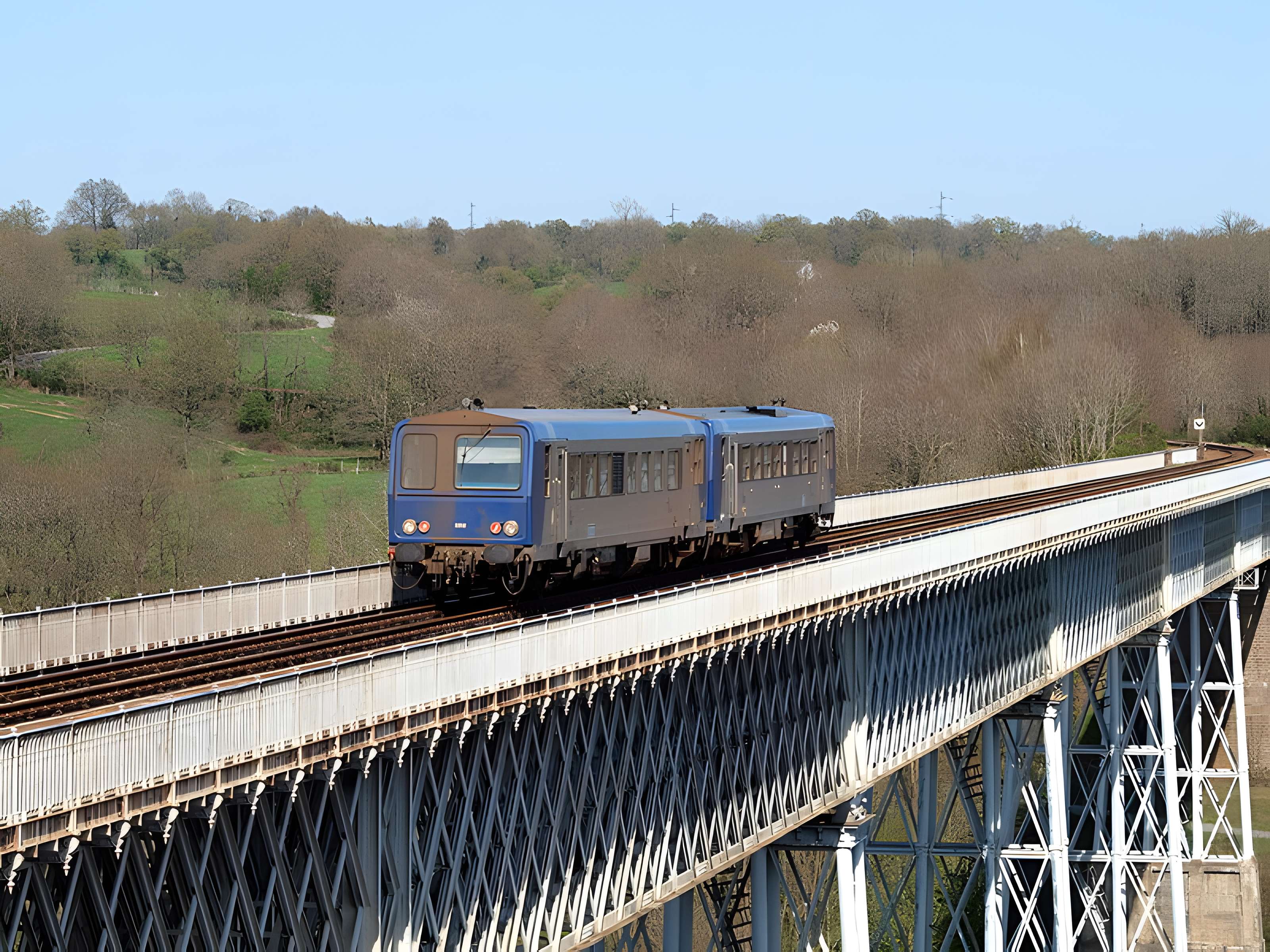 Viaduc de Busseau-sur-Creuse (également sur commune de Pionnat)