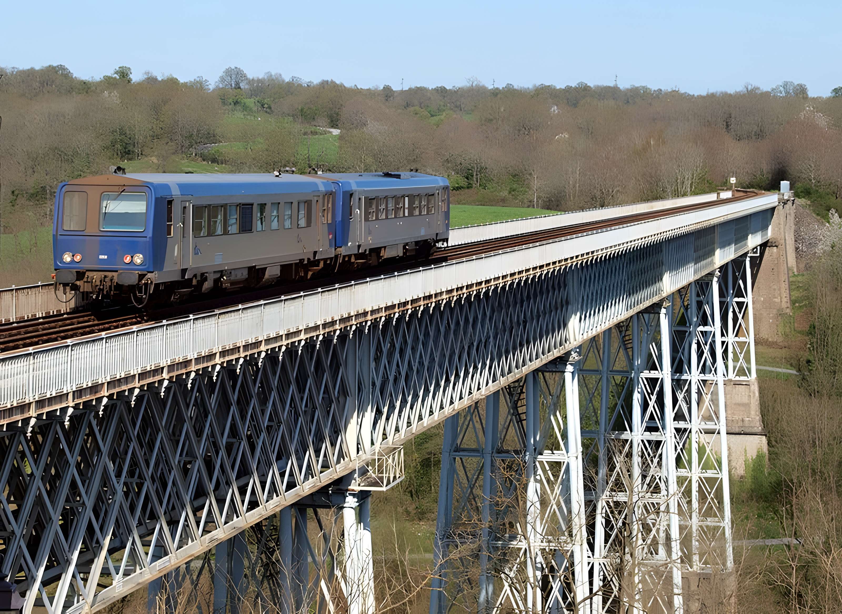 Viaduc de Busseau-sur-Creuse (également sur commune de Pionnat)