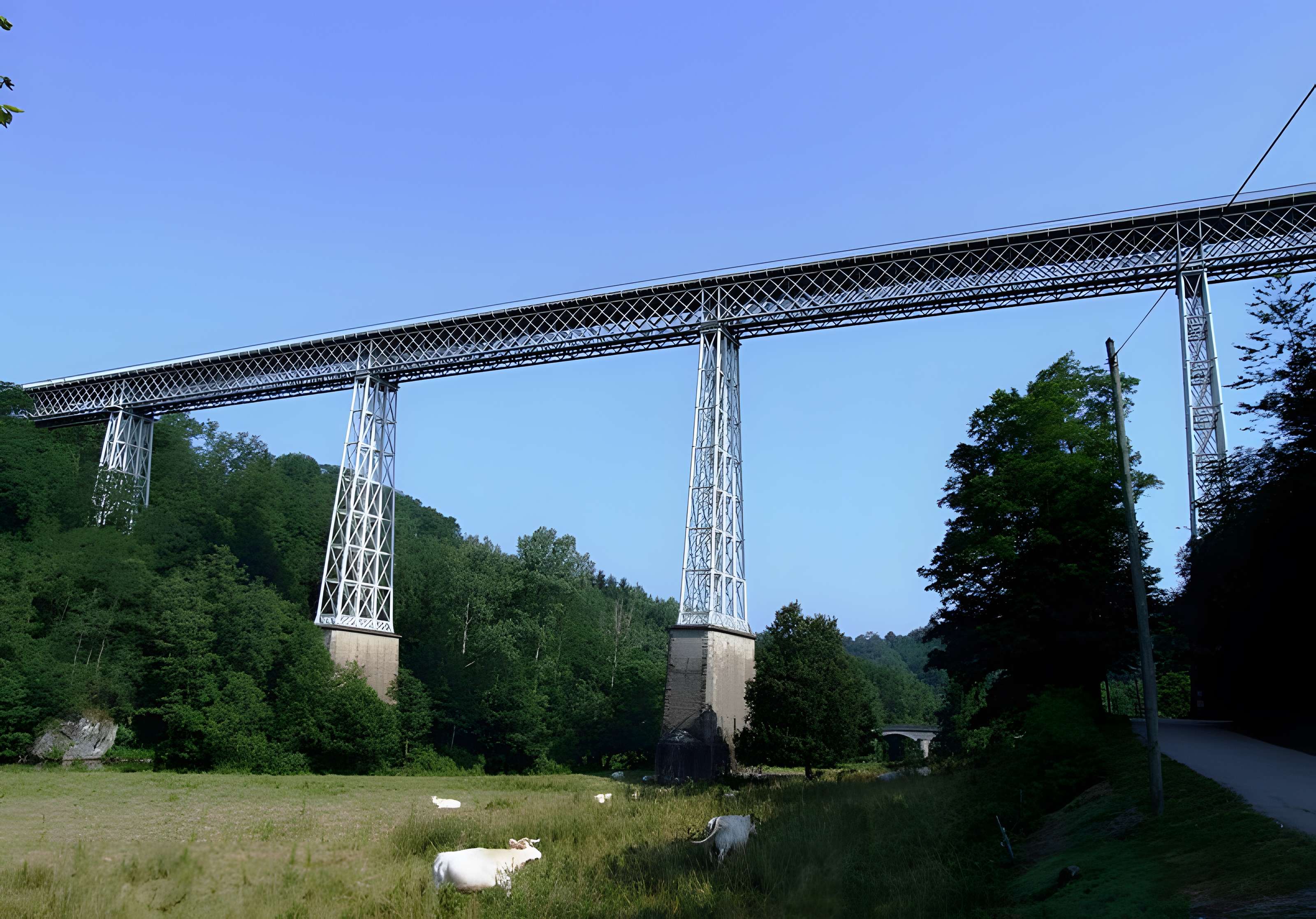 Viaduc de Busseau-sur-Creuse (également sur commune de Pionnat)