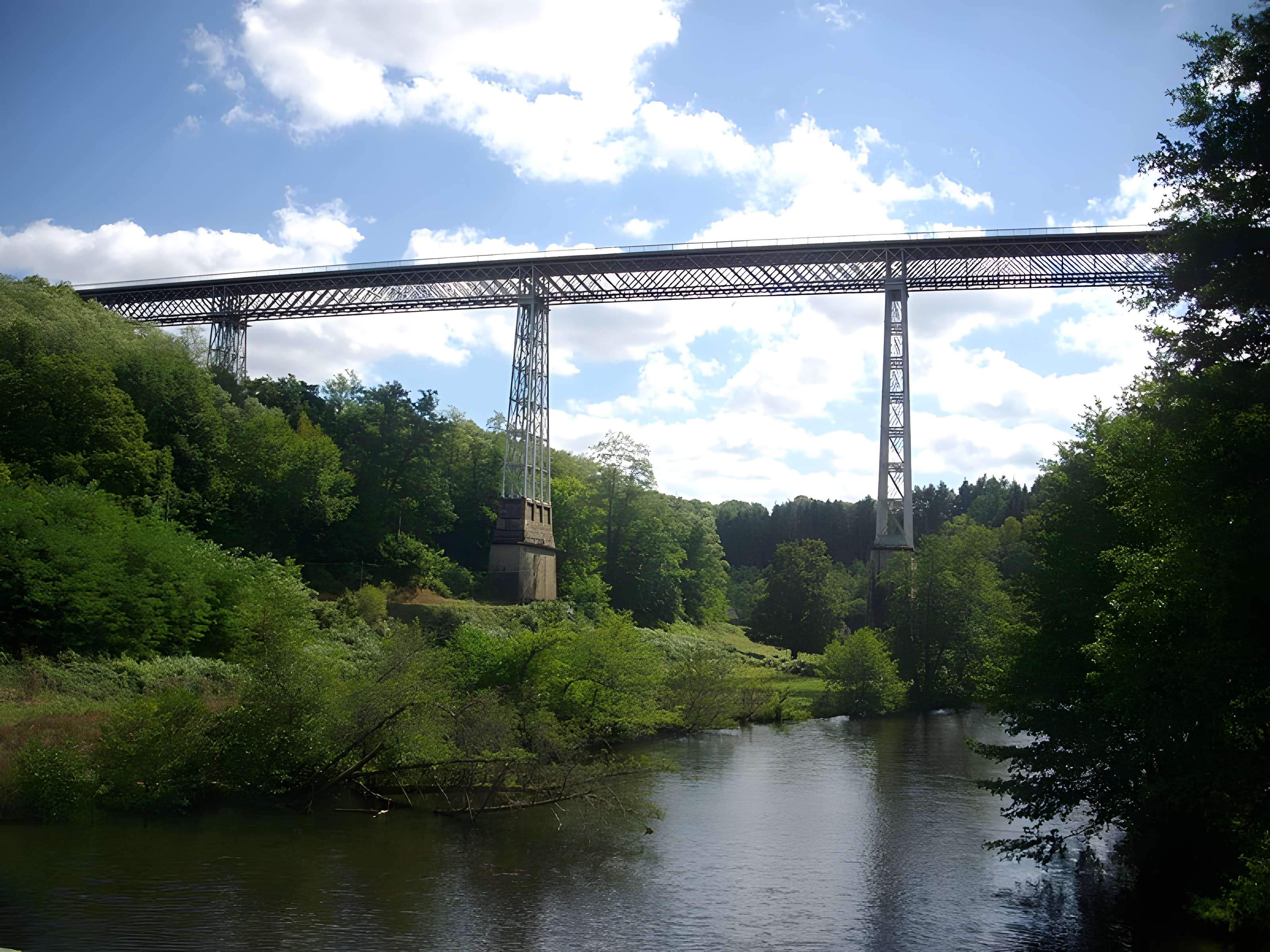 Viaduc de Busseau-sur-Creuse (également sur commune de Pionnat)