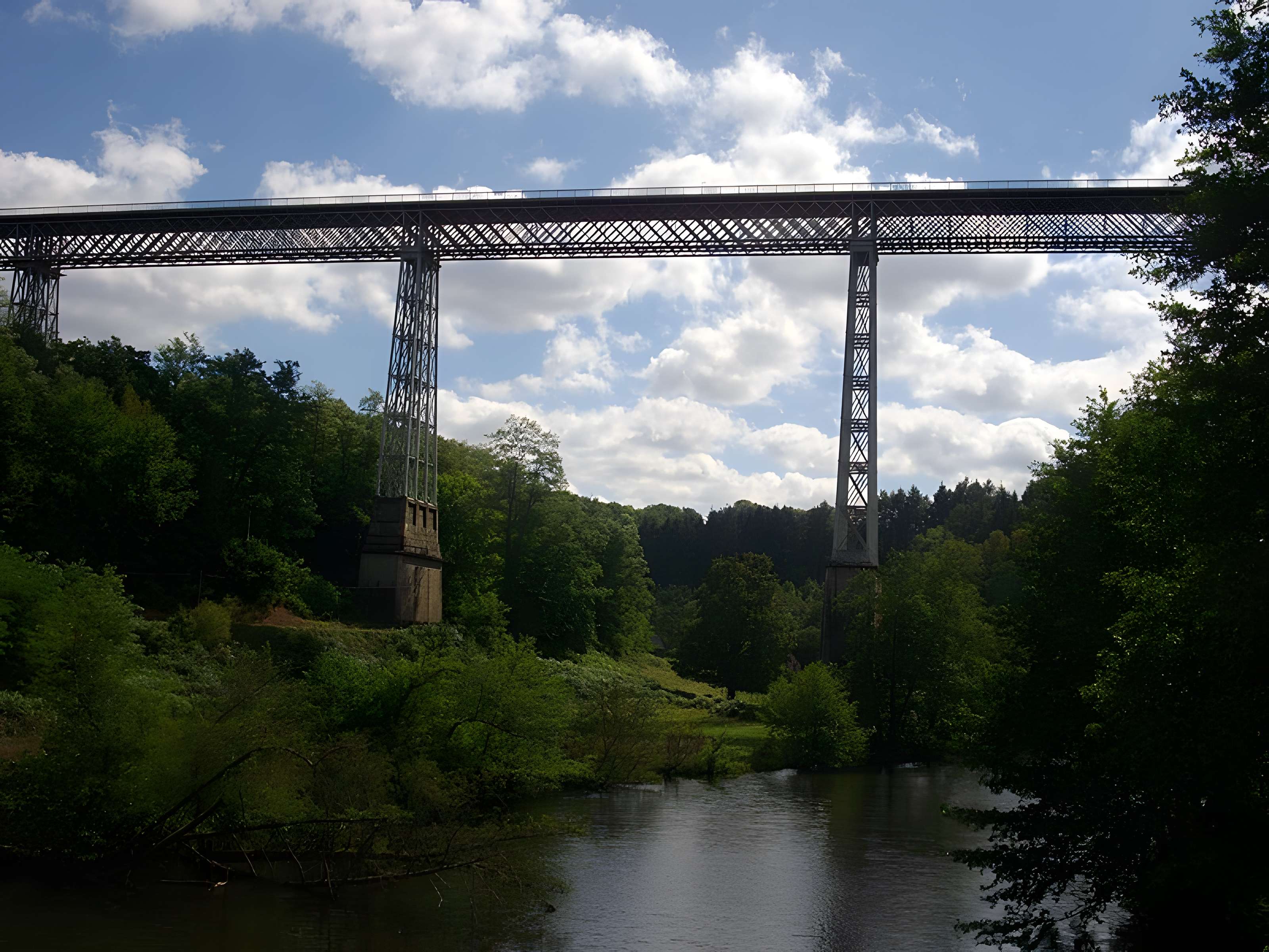 Viaduc de Busseau-sur-Creuse (également sur commune de Pionnat)