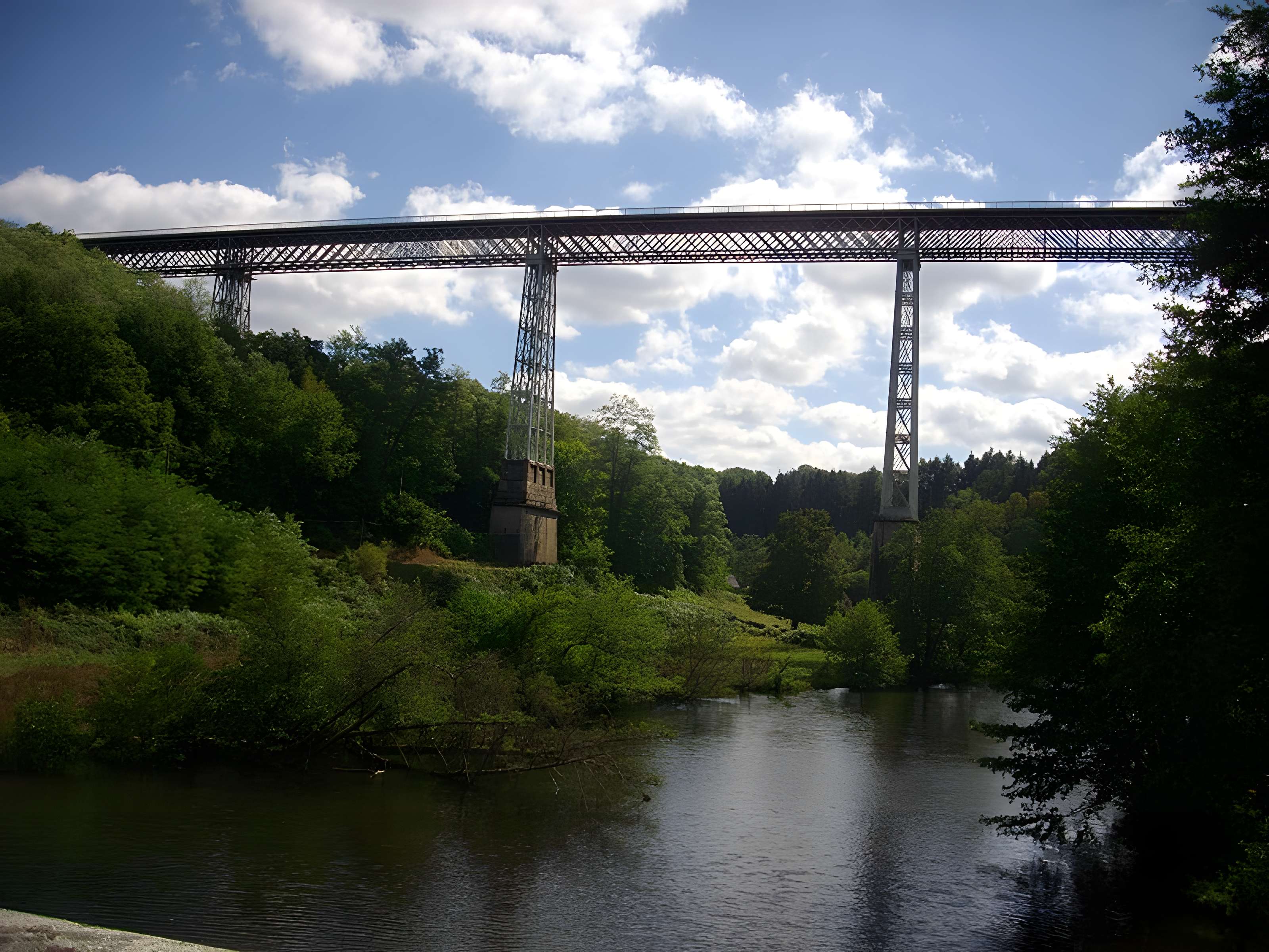 Viaduc de Busseau-sur-Creuse (également sur commune de Pionnat)
