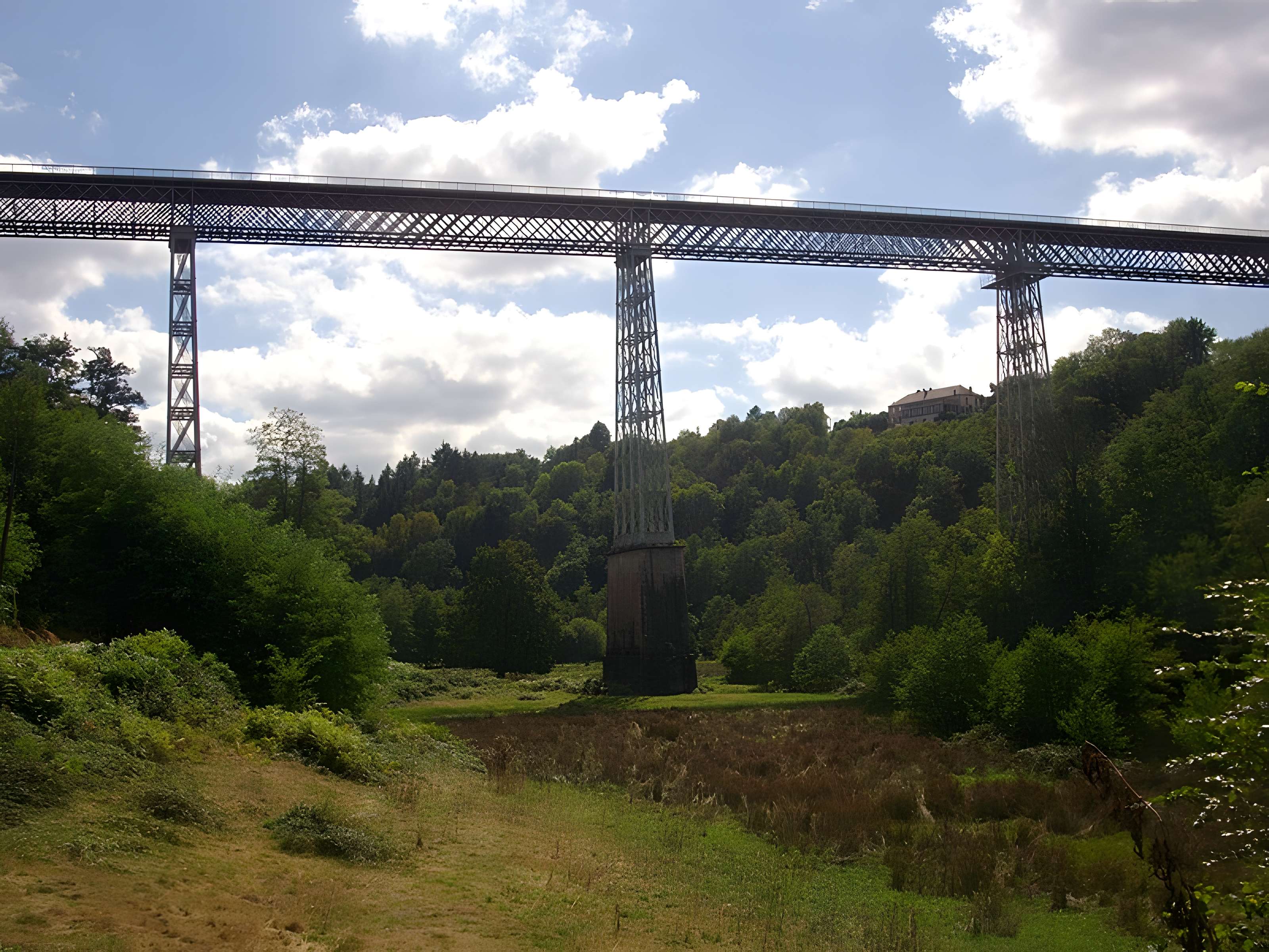 Viaduc de Busseau-sur-Creuse (également sur commune de Pionnat)