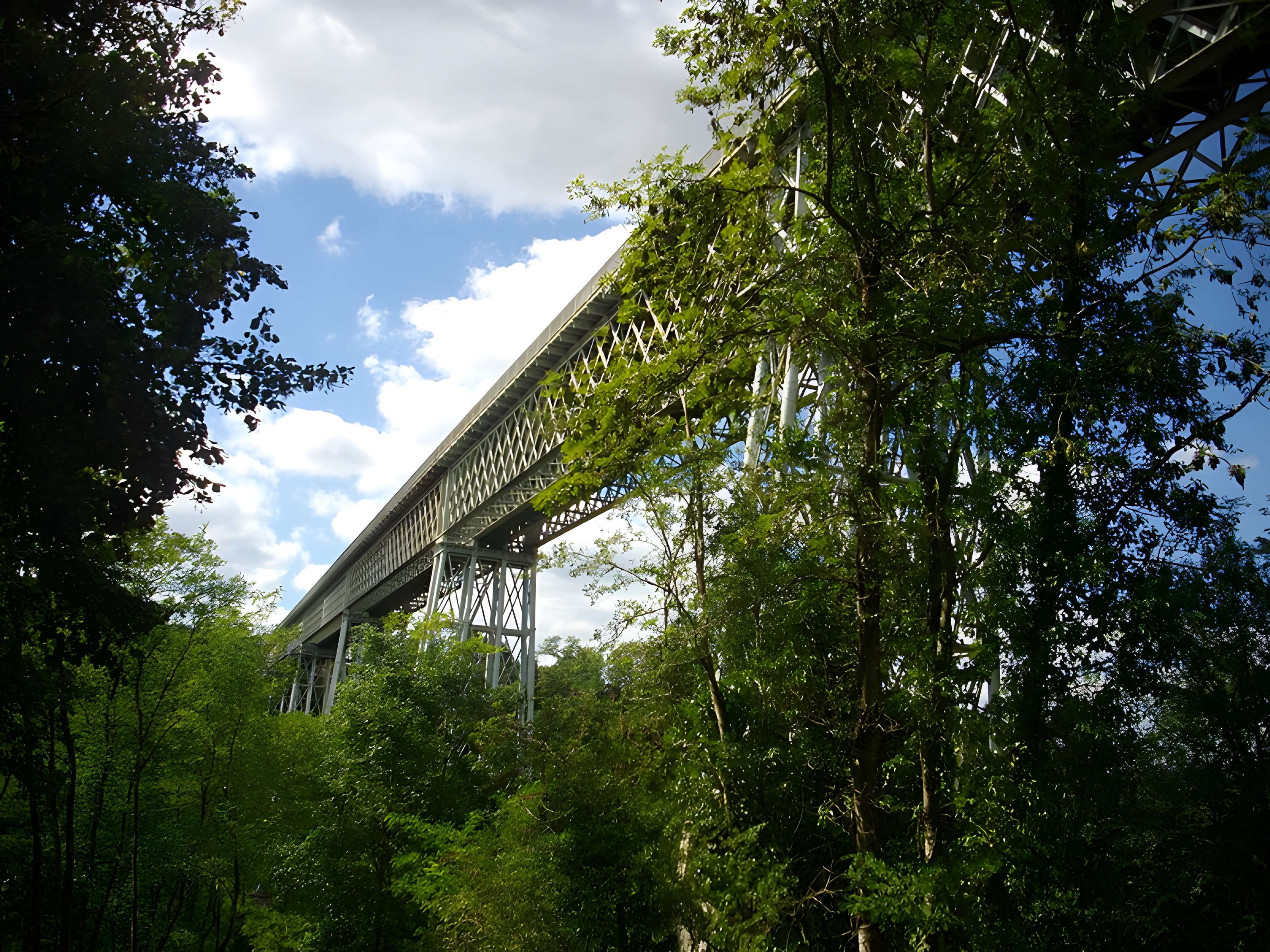 Viaduc de Busseau-sur-Creuse (également sur commune de Pionnat)