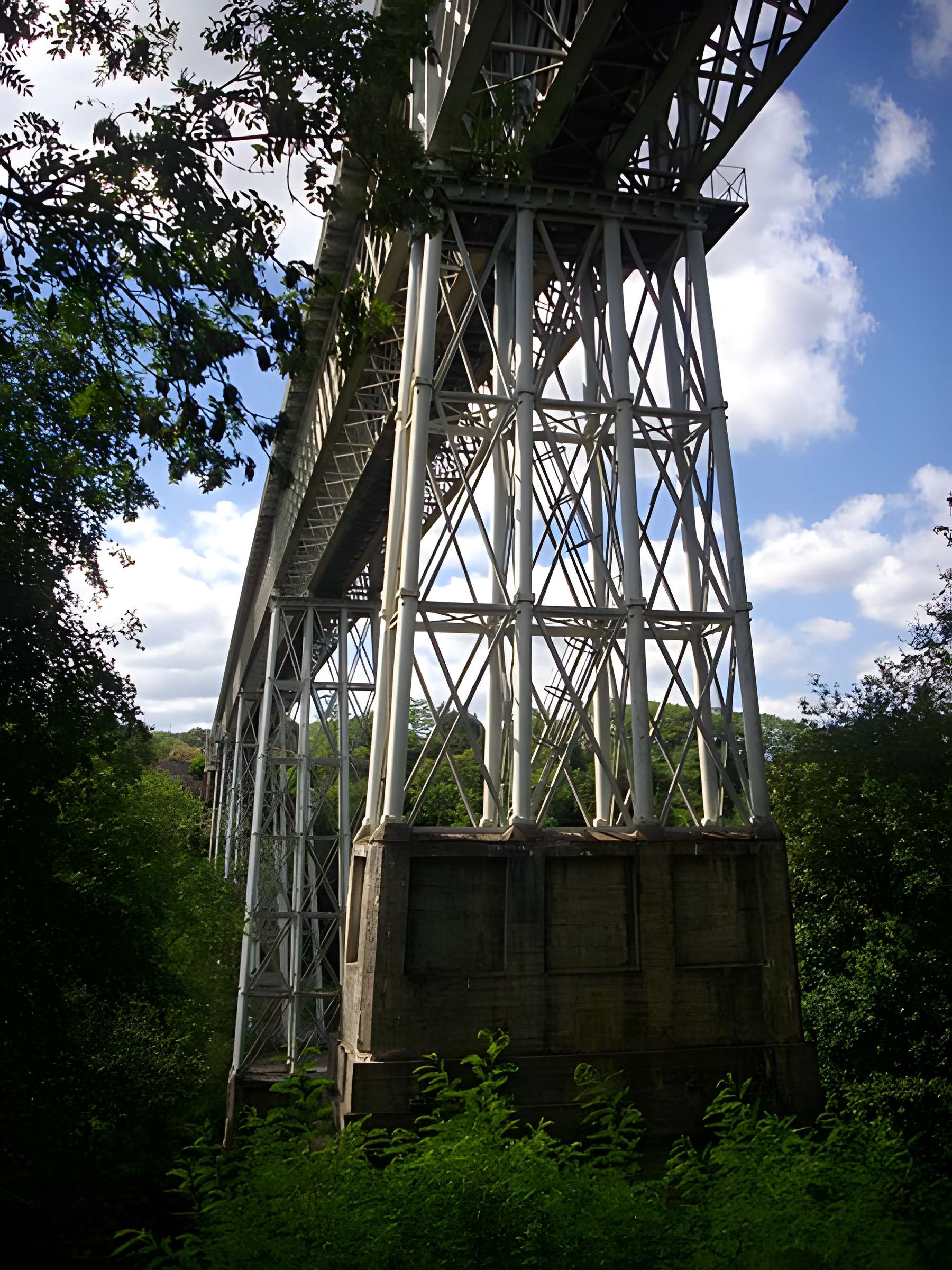 Viaduc de Busseau-sur-Creuse (également sur commune de Pionnat)