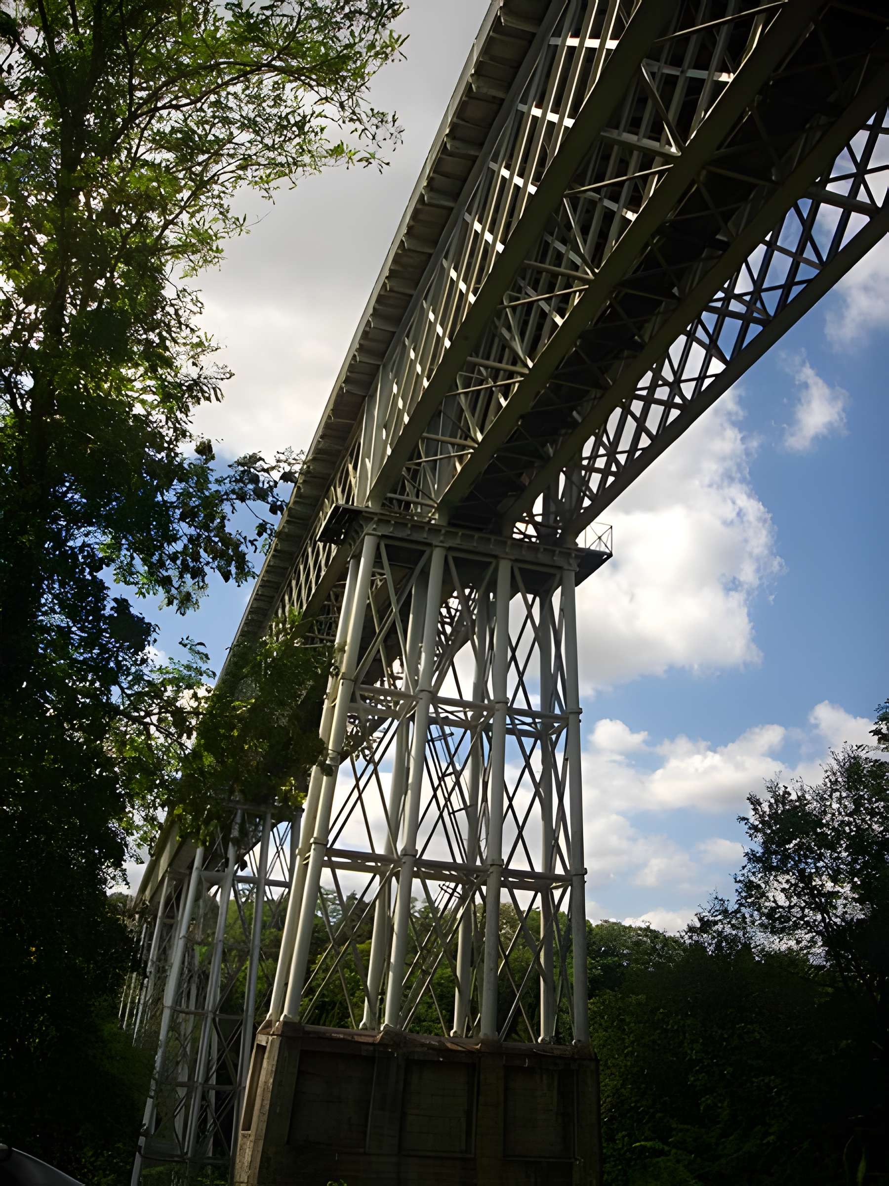 Viaduc de Busseau-sur-Creuse (également sur commune de Pionnat)