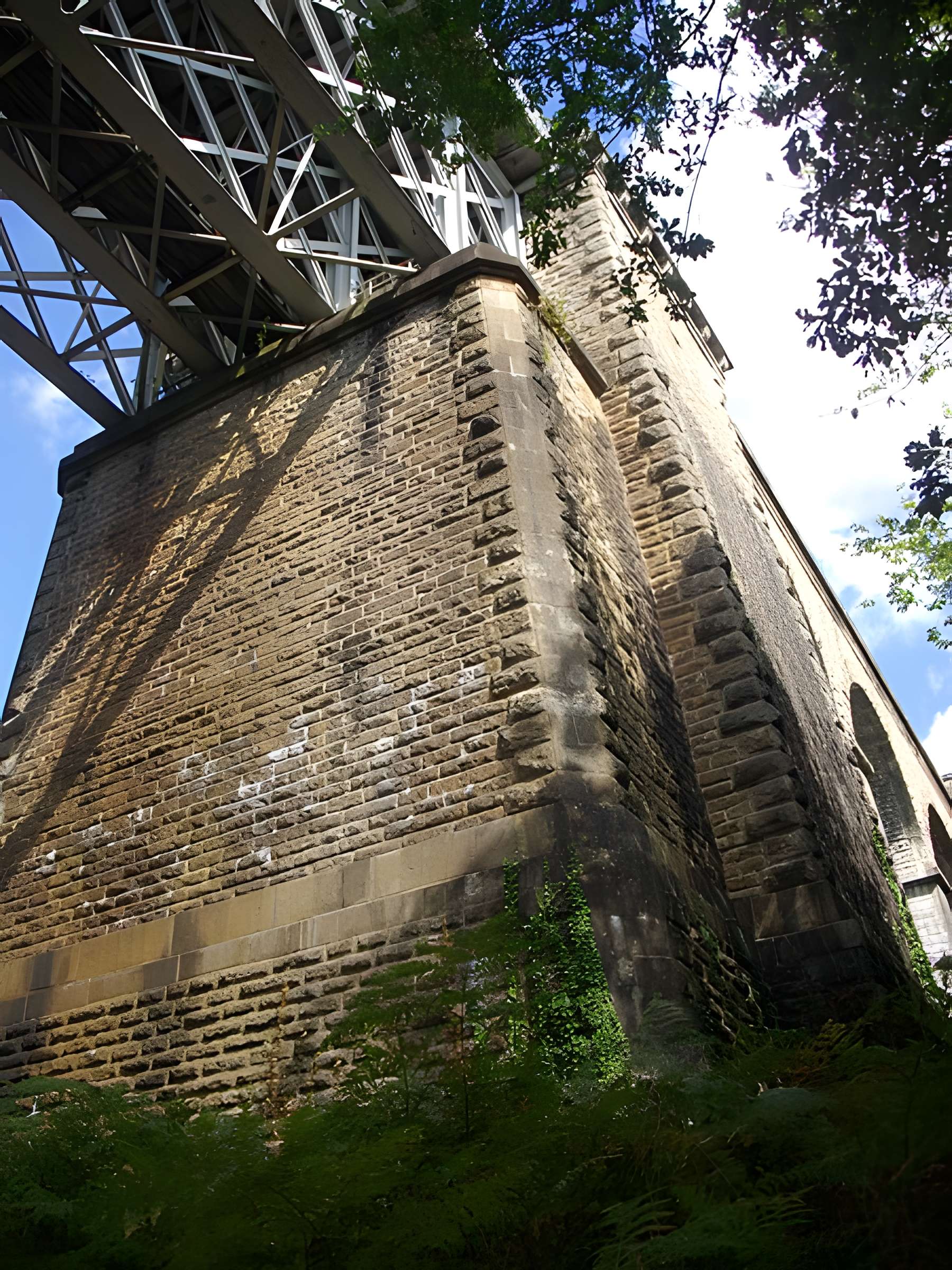 Viaduc de Busseau-sur-Creuse (également sur commune de Pionnat)