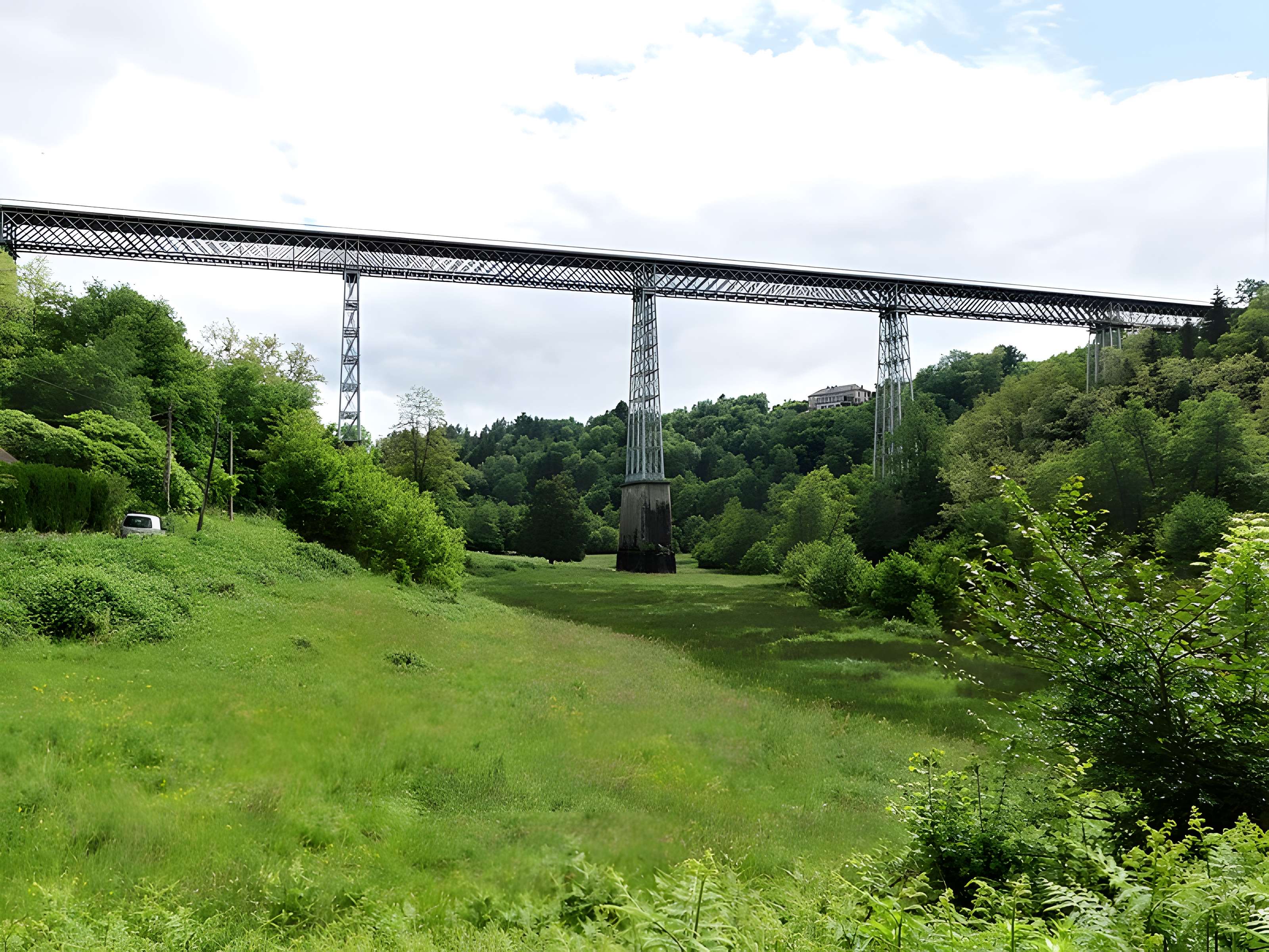 Viaduc de Busseau-sur-Creuse (également sur commune de Pionnat)