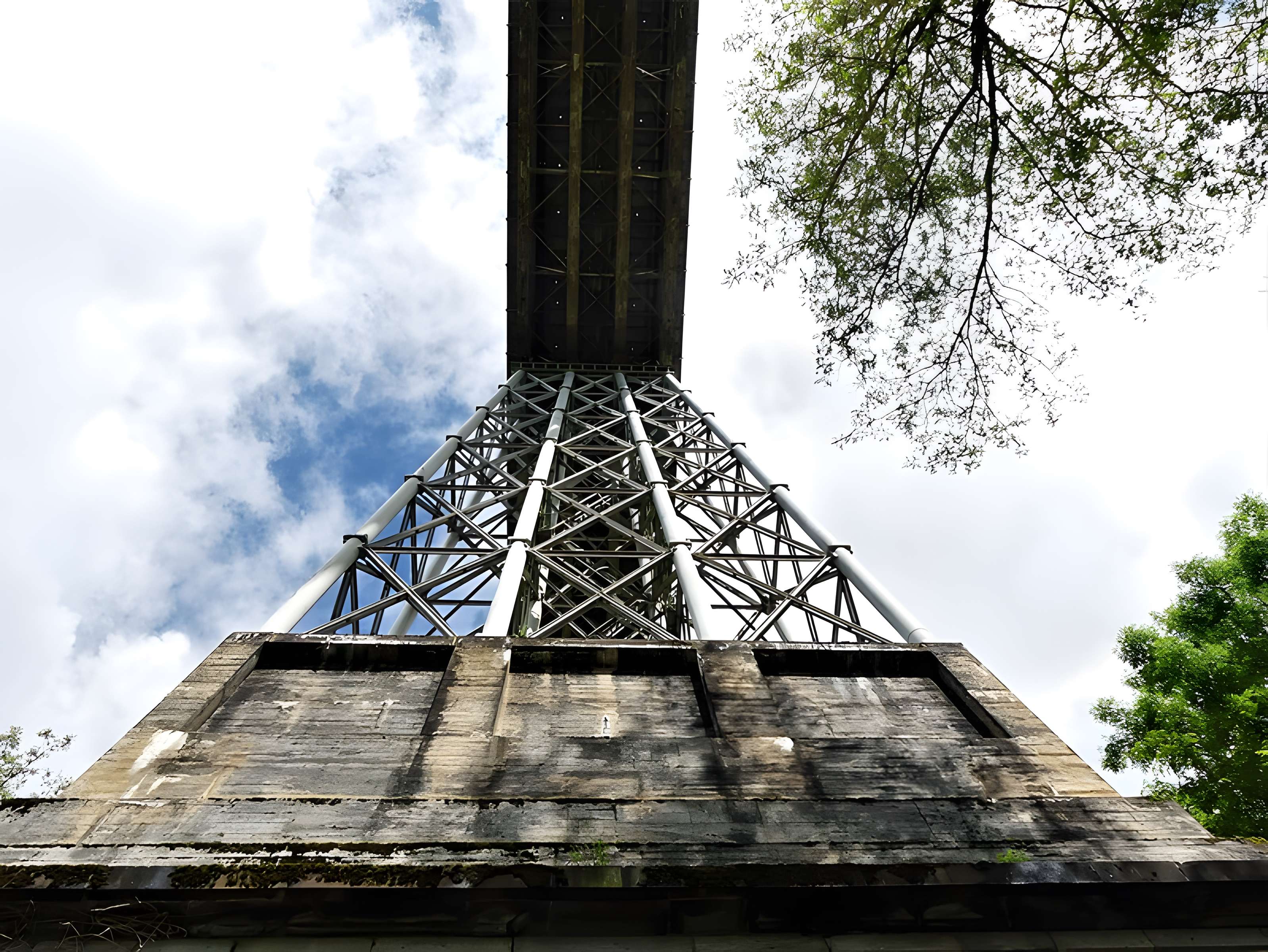 Viaduc de Busseau-sur-Creuse (également sur commune de Pionnat)