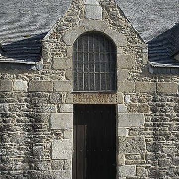 Vieille église de Saint-Lunaire