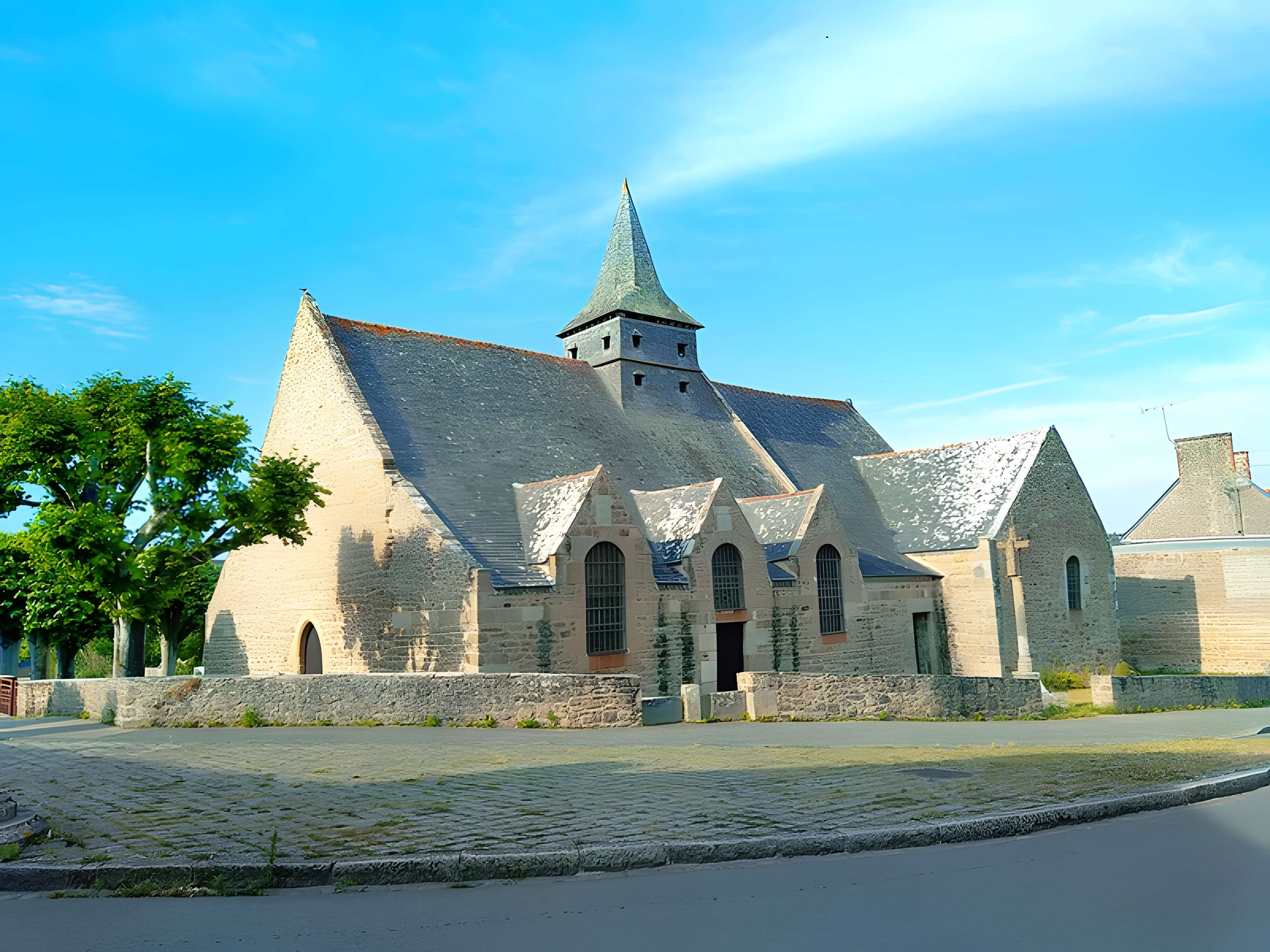 Vieille église de Saint-Lunaire