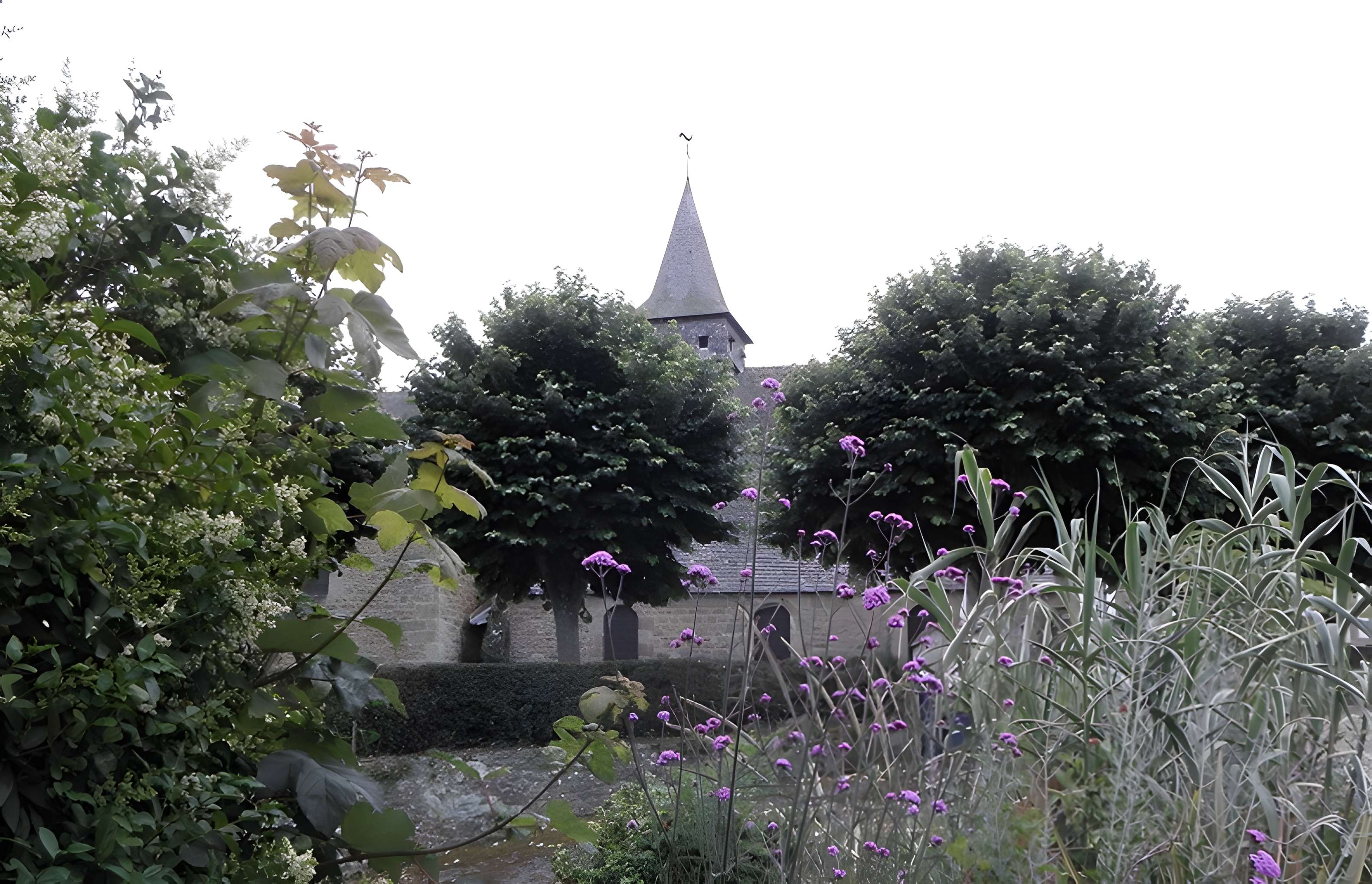 Vieille église de Saint-Lunaire