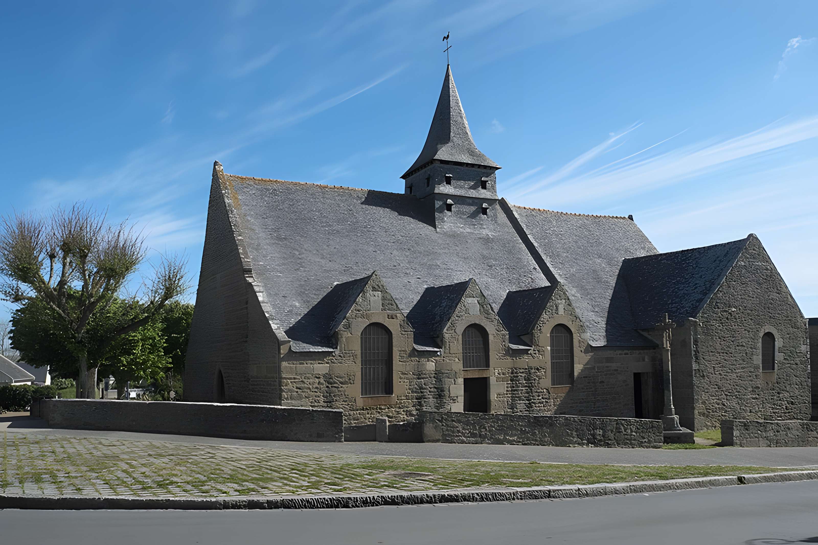 Vieille église de Saint-Lunaire