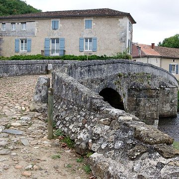 Vieux Pont sur la Côle de Saint-Jean-de-Côle