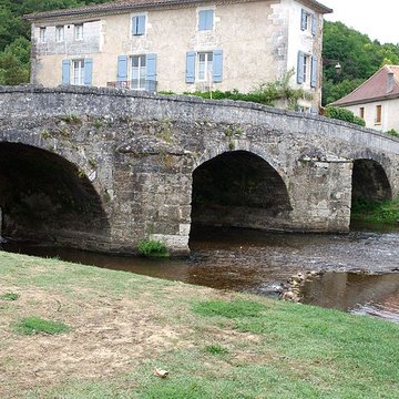 Vieux Pont sur la Côle de Saint-Jean-de-Côle