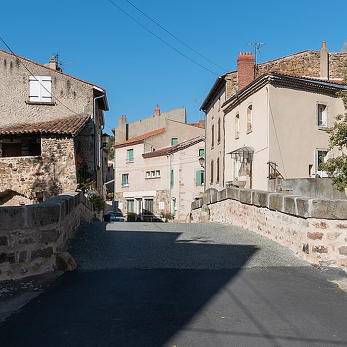 Photo de Vieux pont sur la Couze de Coudes