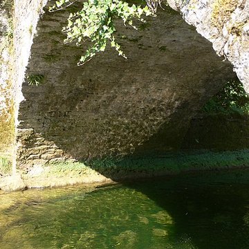 Vieux pont sur la Seille de Baume-les-Messieurs