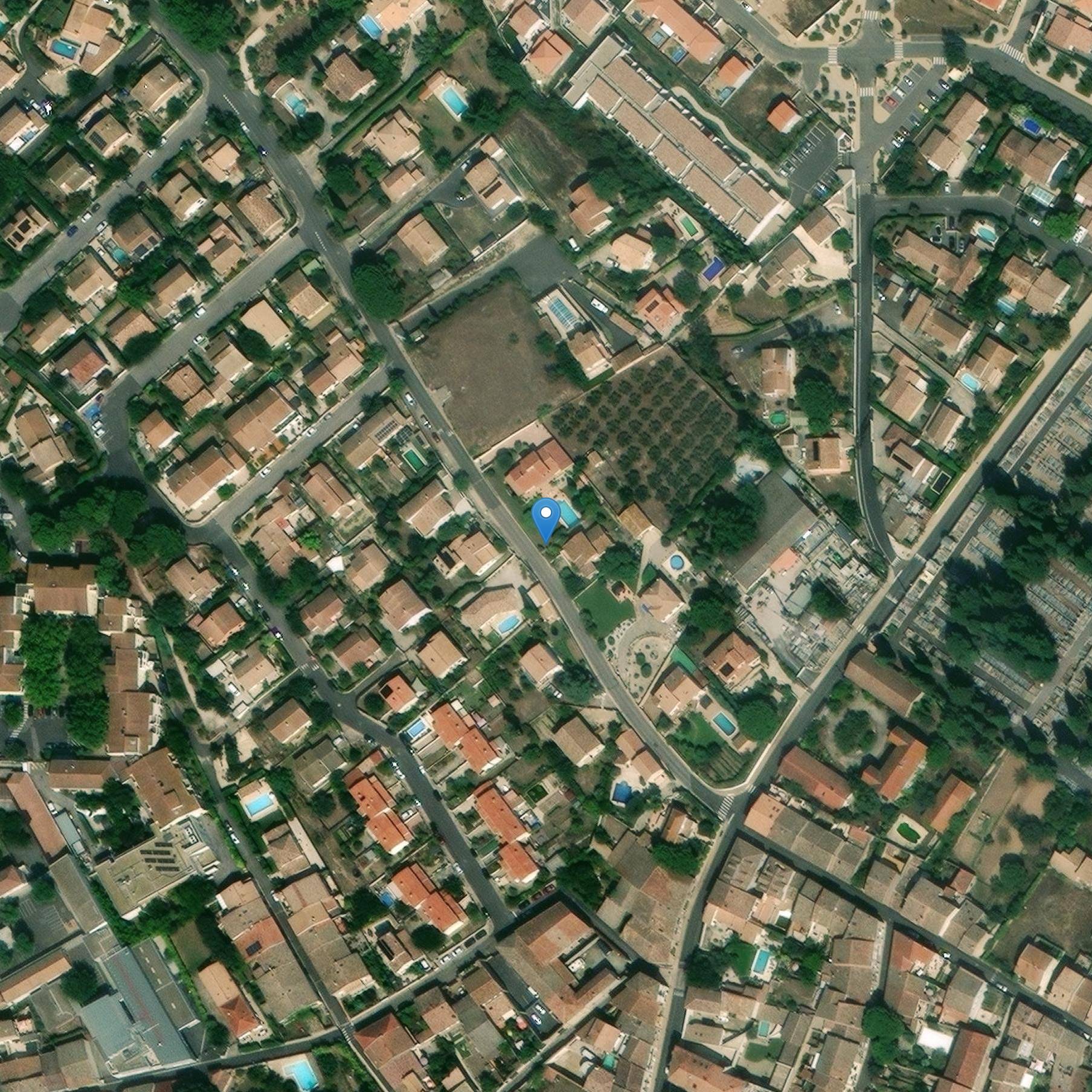 Photo de 蒙塔尼亚克河上的老桥