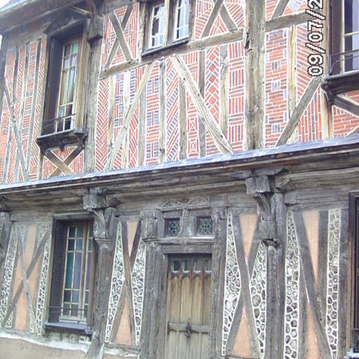Photo de Maison de lArchevêché de Saint-Julien-du-Sault