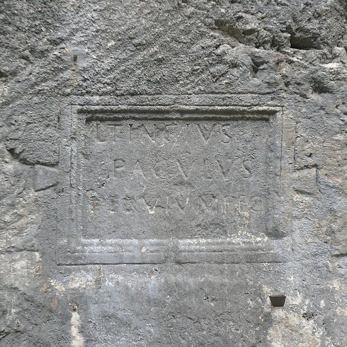 Photo de Voie romaine et inscription commémorative également sur commune de Dingy-Saint-Clair