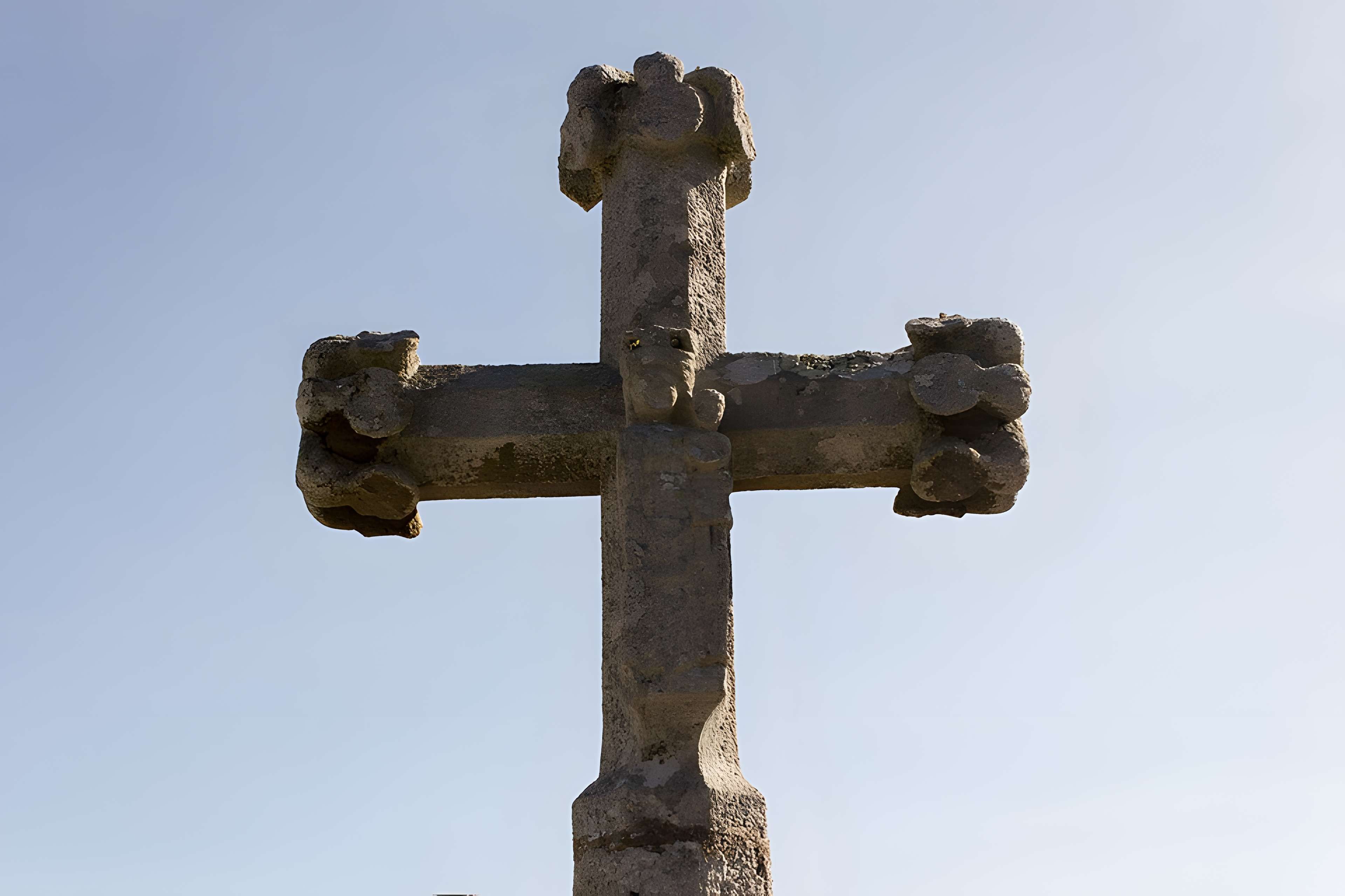 Croix dans le cimetière